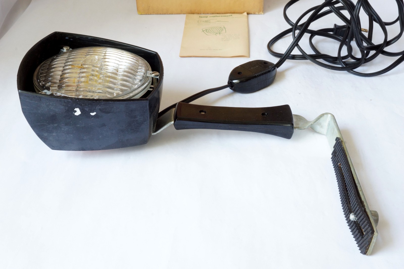 Vtg GE Movie Light Model 707 Underwriters Laboratories USA- Brighter Home Movies