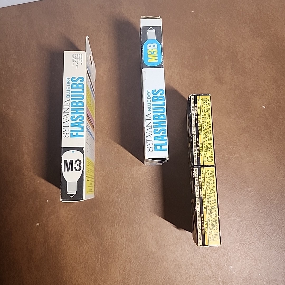 Vintage Sylvania Blue Dot Flashbulbs – M3 – M3B – M2