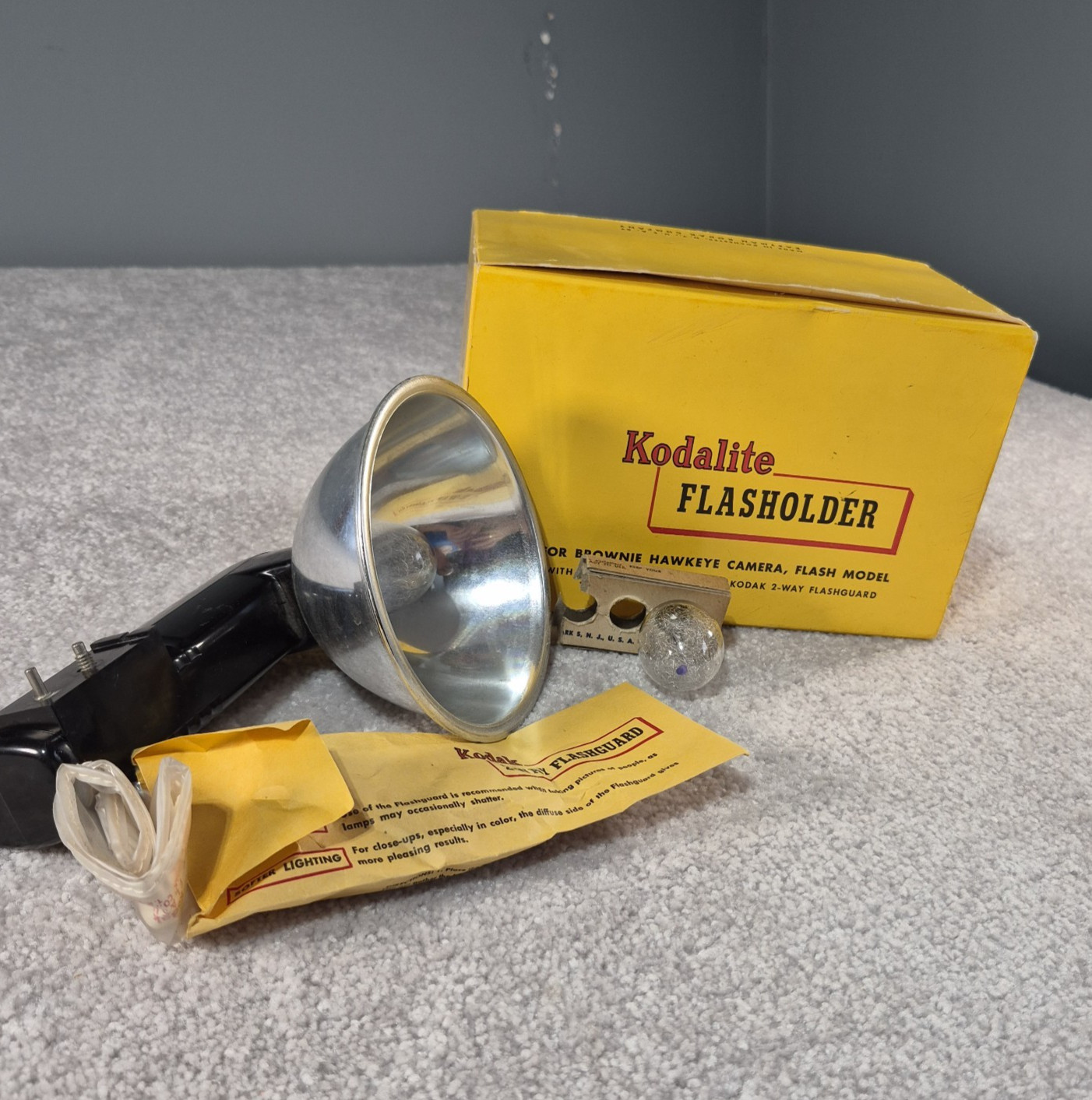 Vintage Kodak Kodalite Flasholder kit with box manual bulb Brownie Hawkeye Prop