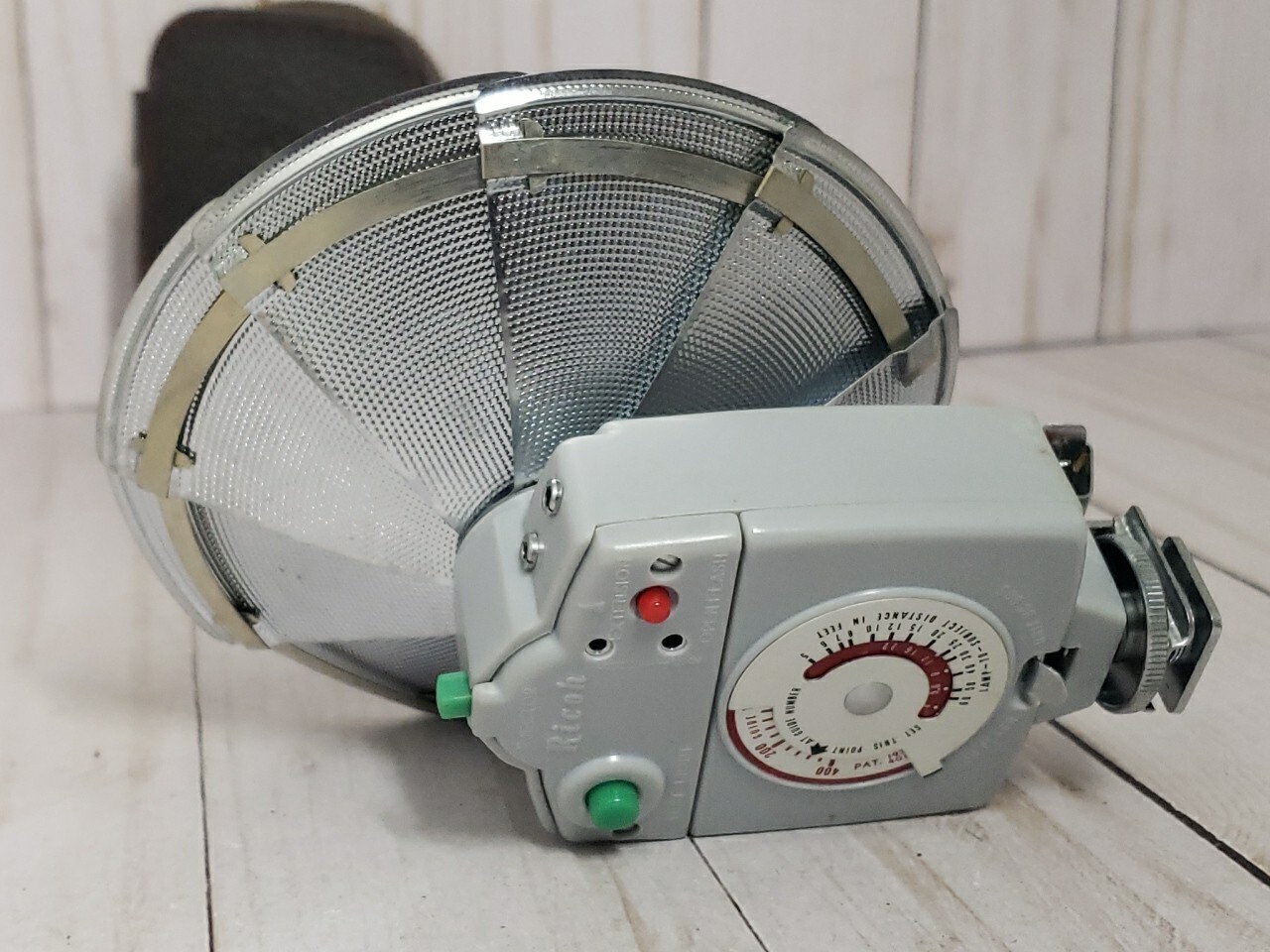 Vintage Ricoh BC 605 Shoe Mounted Folding Reflector – Parts Only Untested
