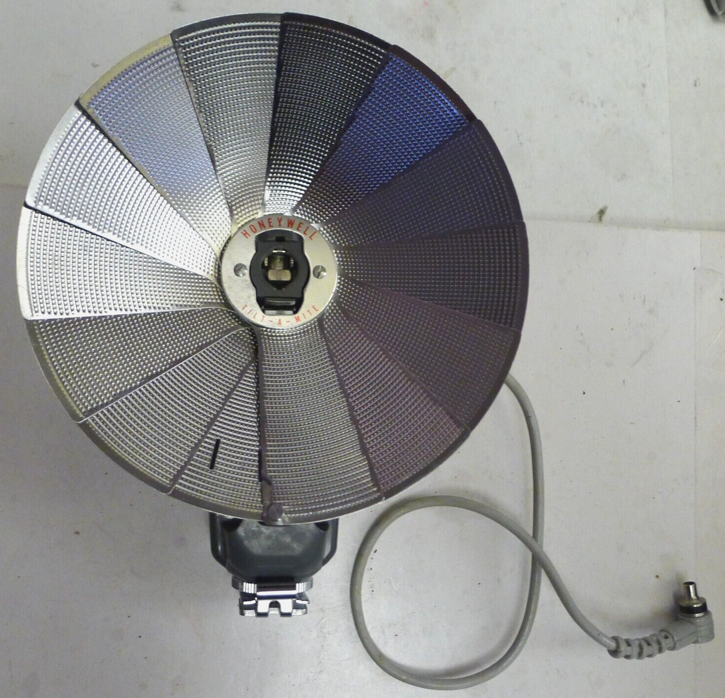 Honeywell Tilt-A-Mite Cold Shoe Fan Flash Unit Collapsible with Case -Japan
