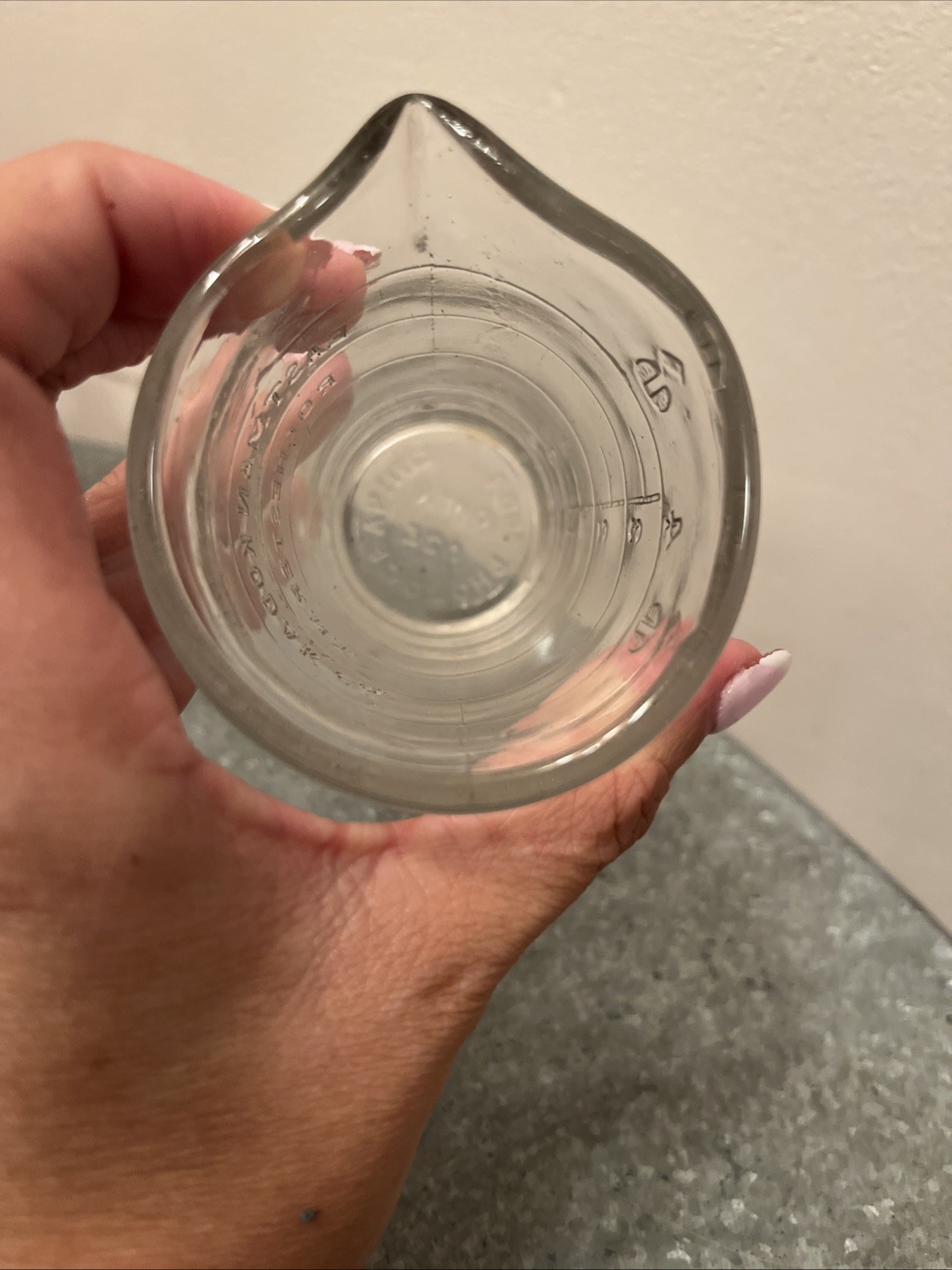 VTG. EASTMAN KODAK CO PHOTOGRAPHIC 4 Oz GLASS MEASURING BEAKER ROCHESTER NY