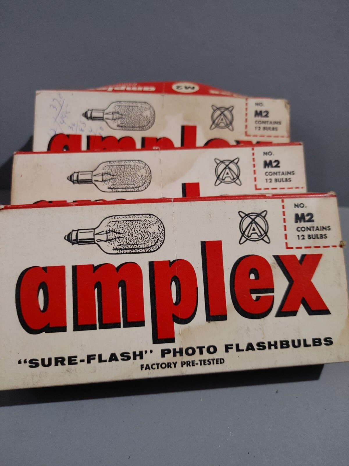 AMPLEX “Sure-Flash” Photo Flashbulbs No.M2 (New Old Stock) 30 bulbs
