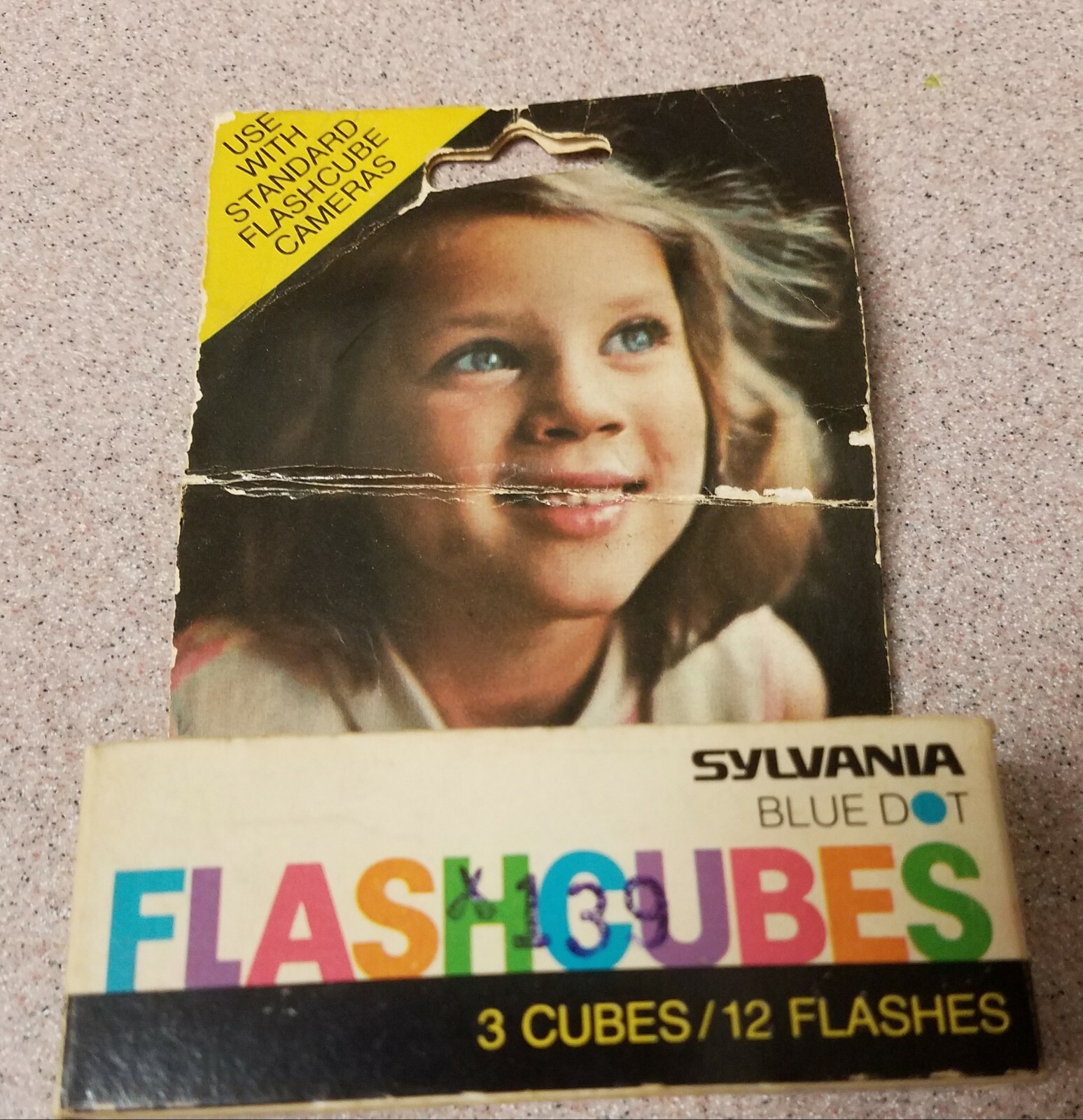 Vintage Sylvania GTE Blue Dot Flash Cubes 3 Pack 12 Flashes Three Flashcubes NEW