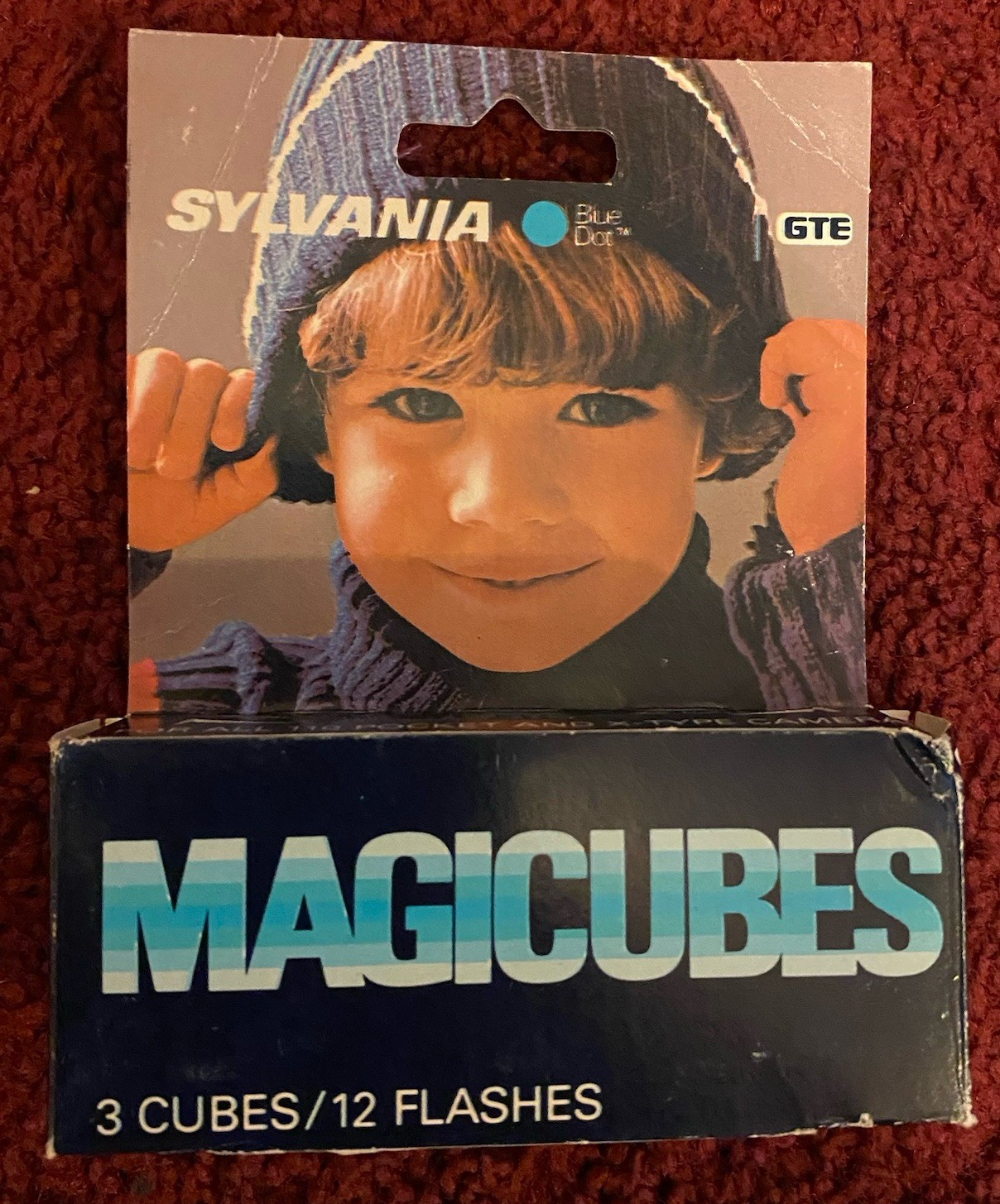 Sylvania Blue Dot Magic Cube Set of 2 *UNKNOWN CONDITION *FOR PARTS