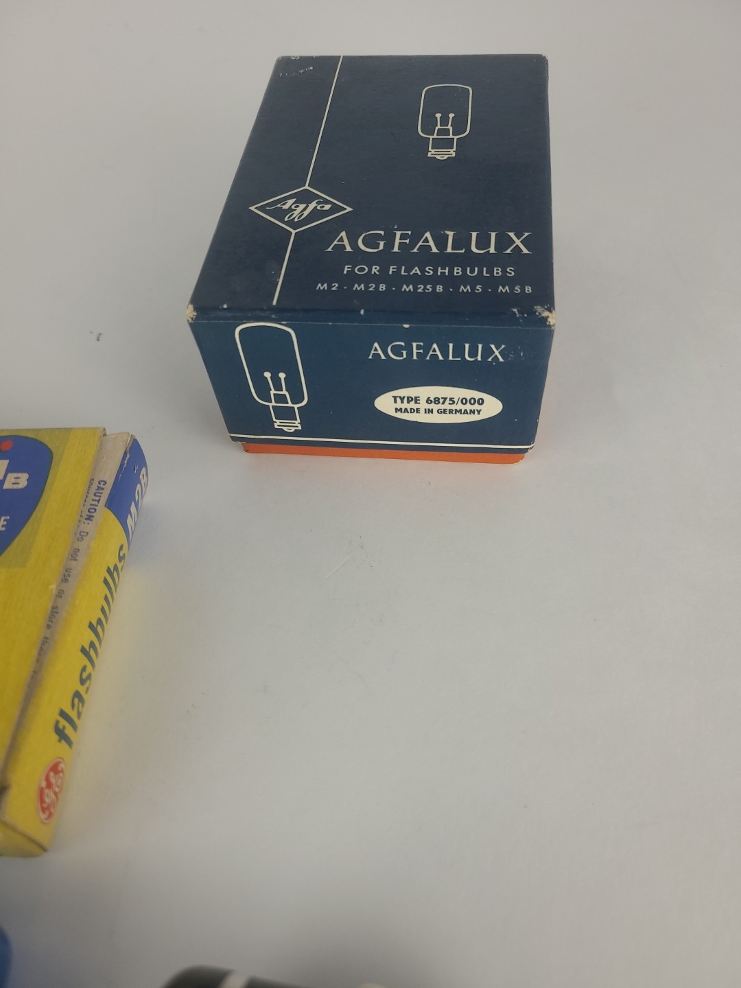 Vintage Agfalux AGFA Camera Werk AG Flash & 12 Bulbs Camera Flash UNTESTED