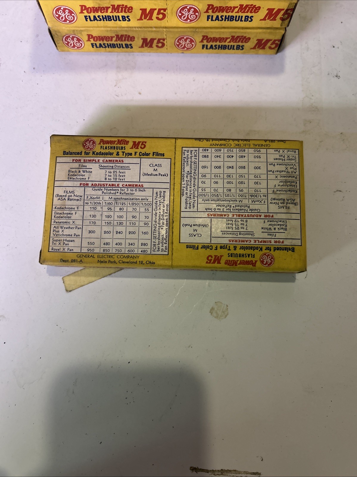 General Electric Power Mite M5B Flash Bulbs With Original Box
