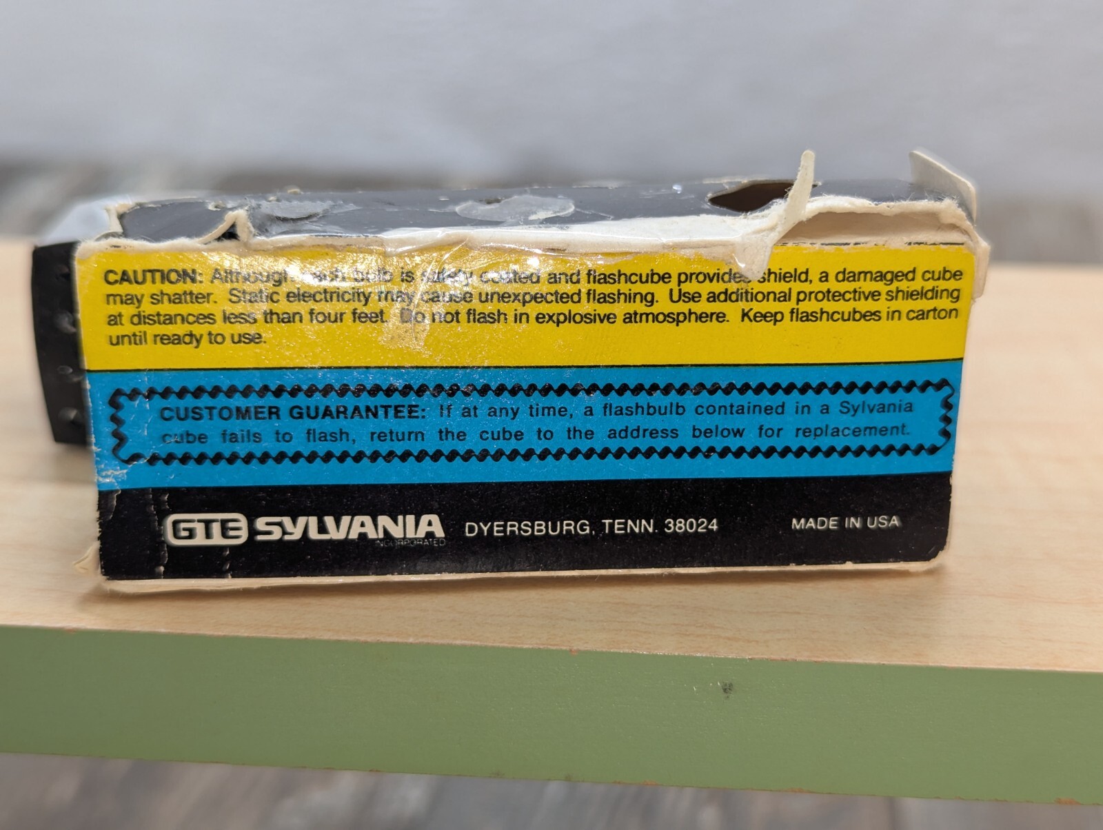 Vintage Sylvania Blue Dot Flash Cubes In Box And Loose. 9 Cubes . 4 Flash🧡💜🤎