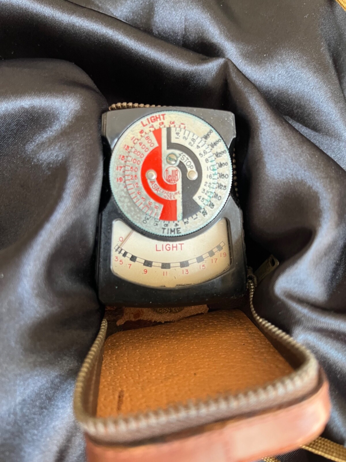Vintage De Jur Amsco Light Exposure Meter With Light Brown Leather Case & Strap