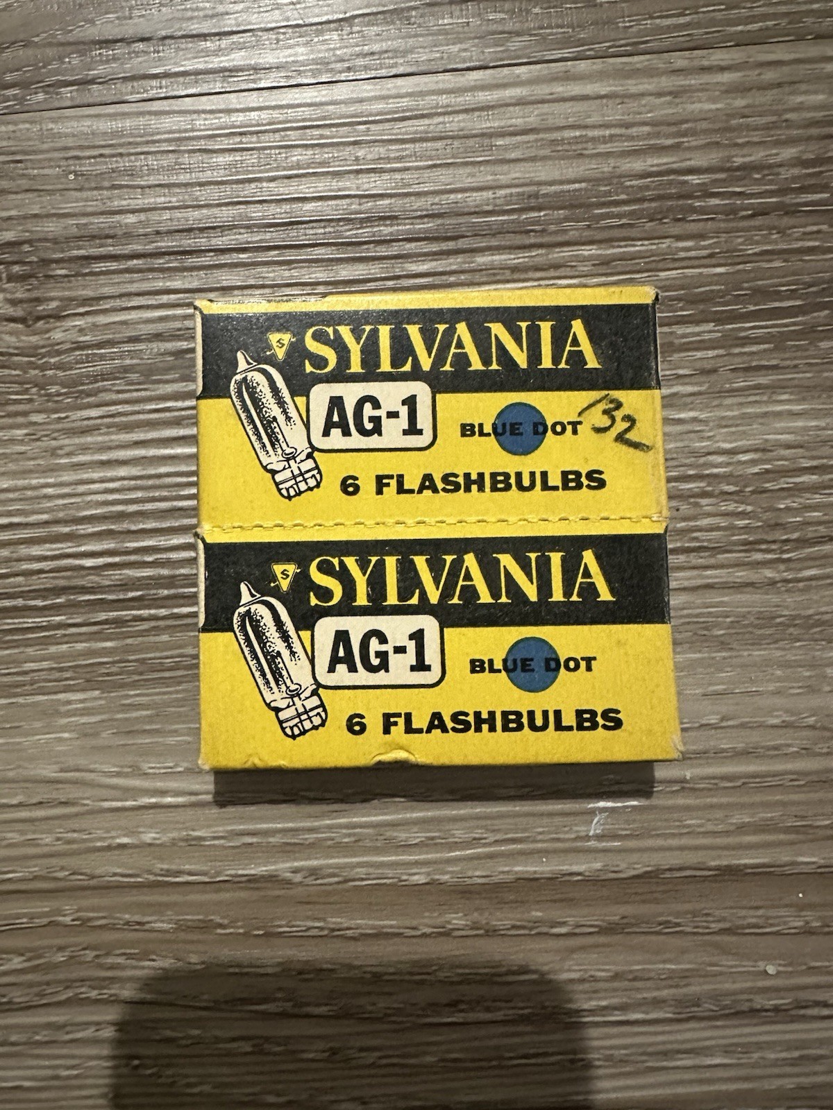 Vintage Sylvania Flashbulbs – Blue Dot – AG1 – 11 bulbs