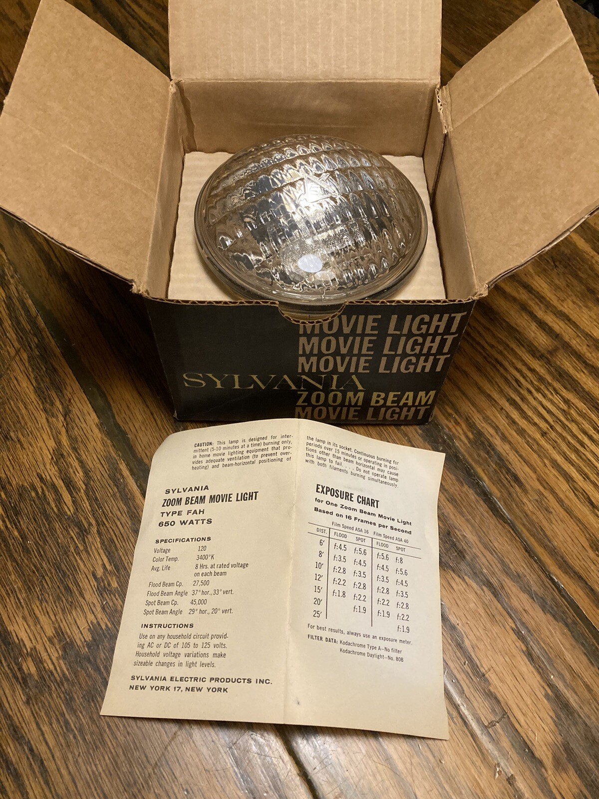SYLVANIA Zoom Beam Movie Light NOS Type FAH 650 Watts 120 V USA Made RARE!