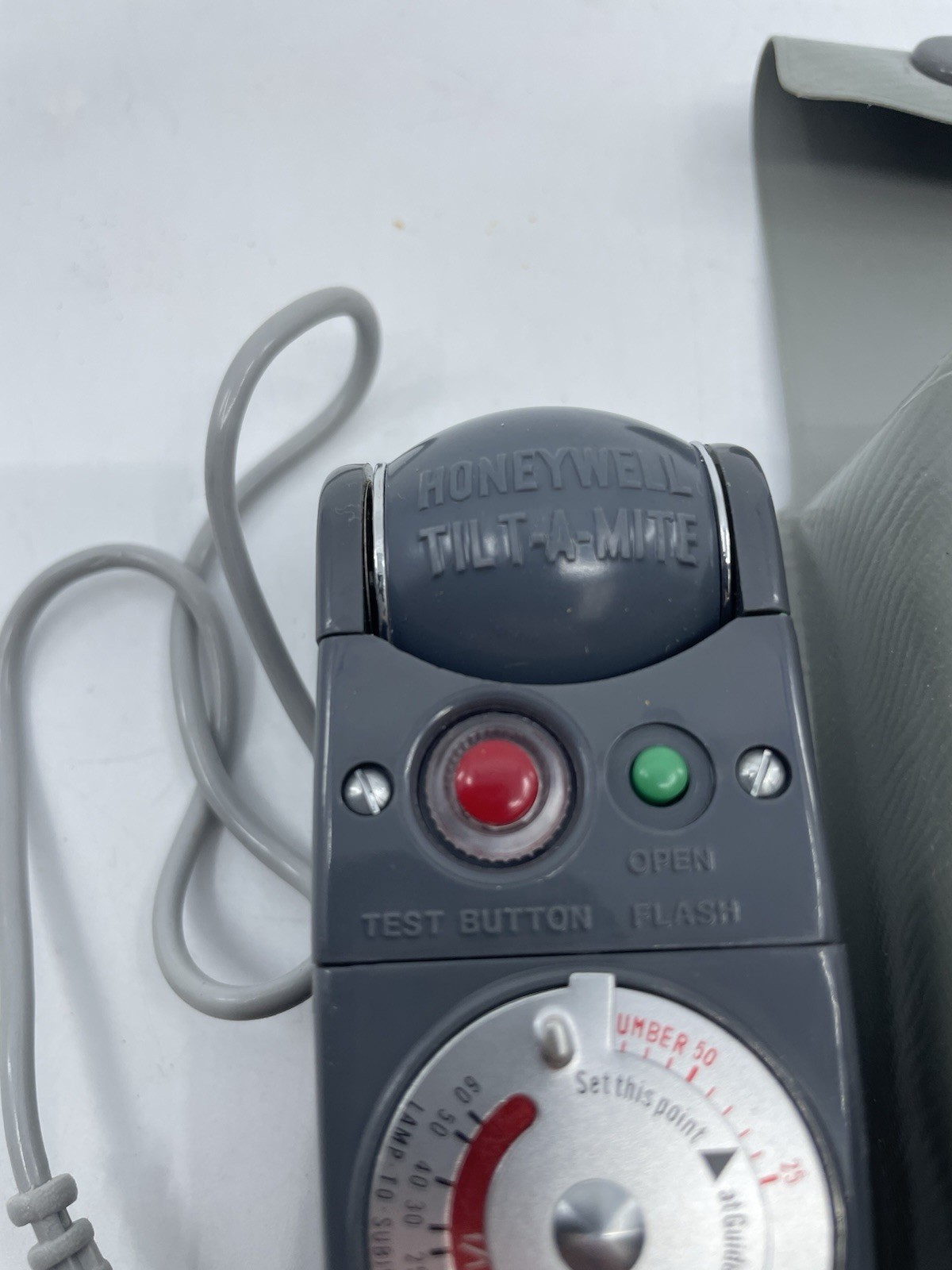 Vintage Honeywell Tilt-A-Mite Flash Unit w/ Case – Collapsible Fan Camera Flash