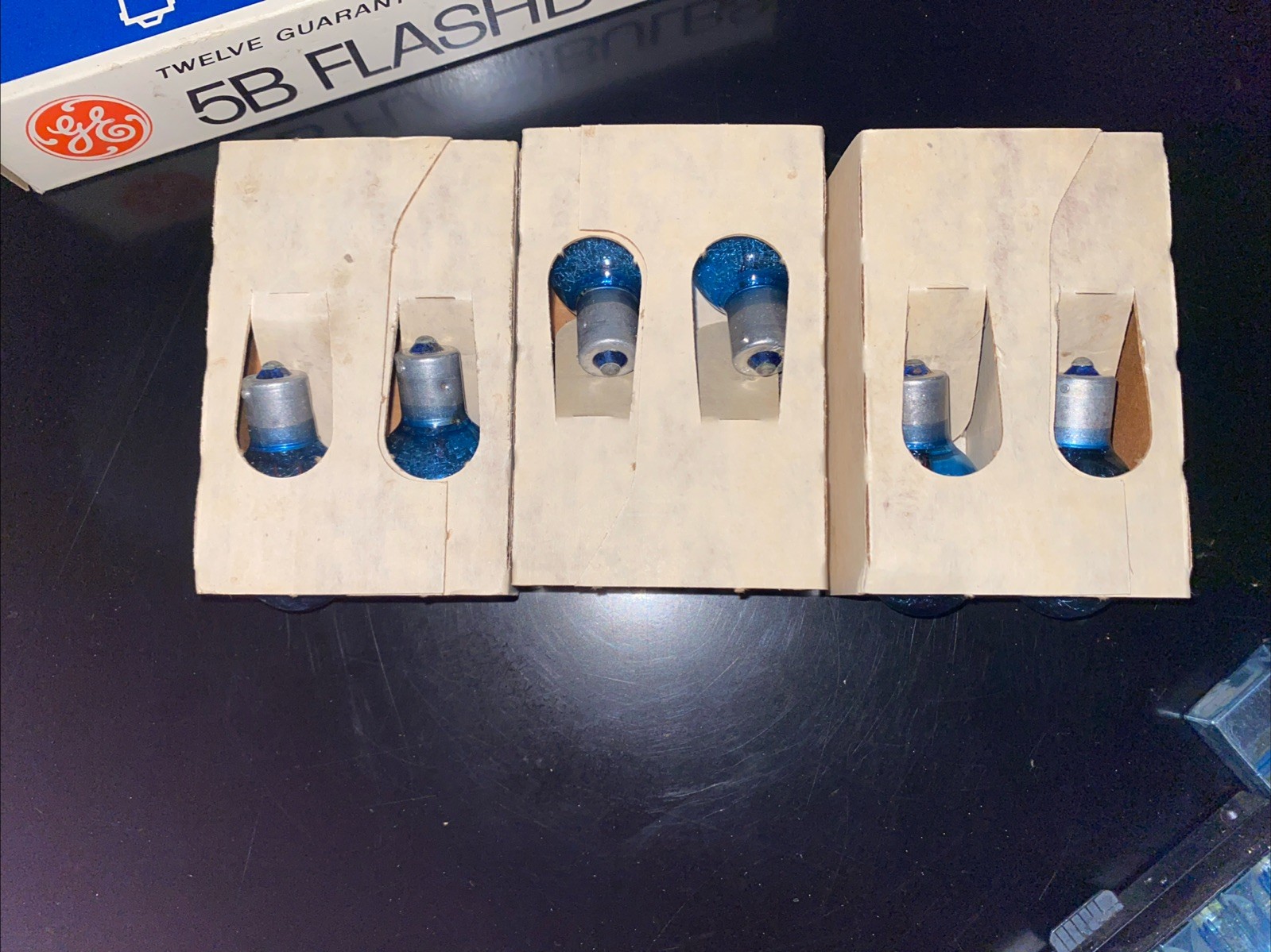 VINTAGE GE FLASHBULBS 5B BLUE TOP CAMERA 12 PCS ORIGINAL BOX