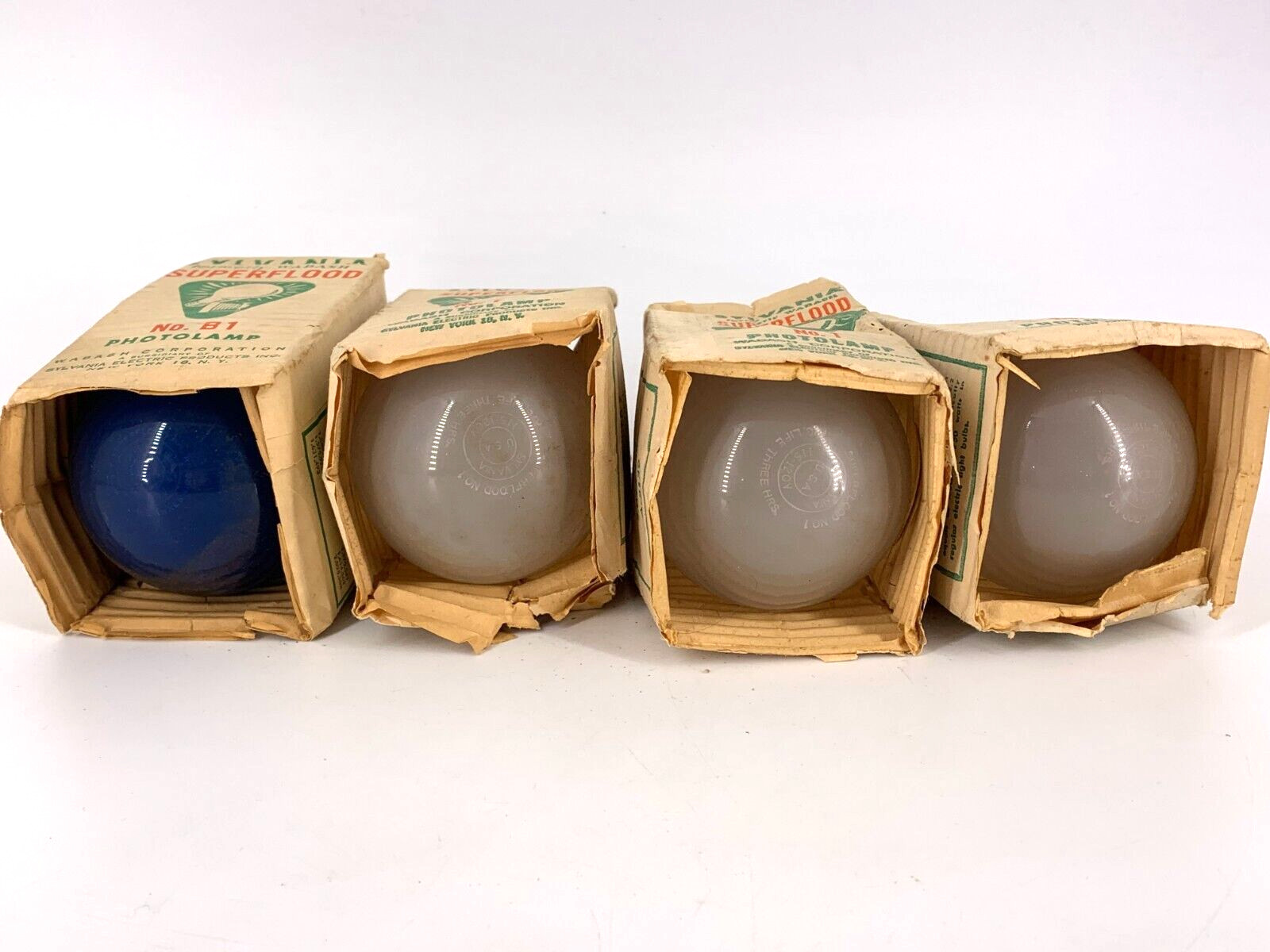 (4) Sylvania Superflood Flash Bulbs (3) No. 1 & (1) No. 1B