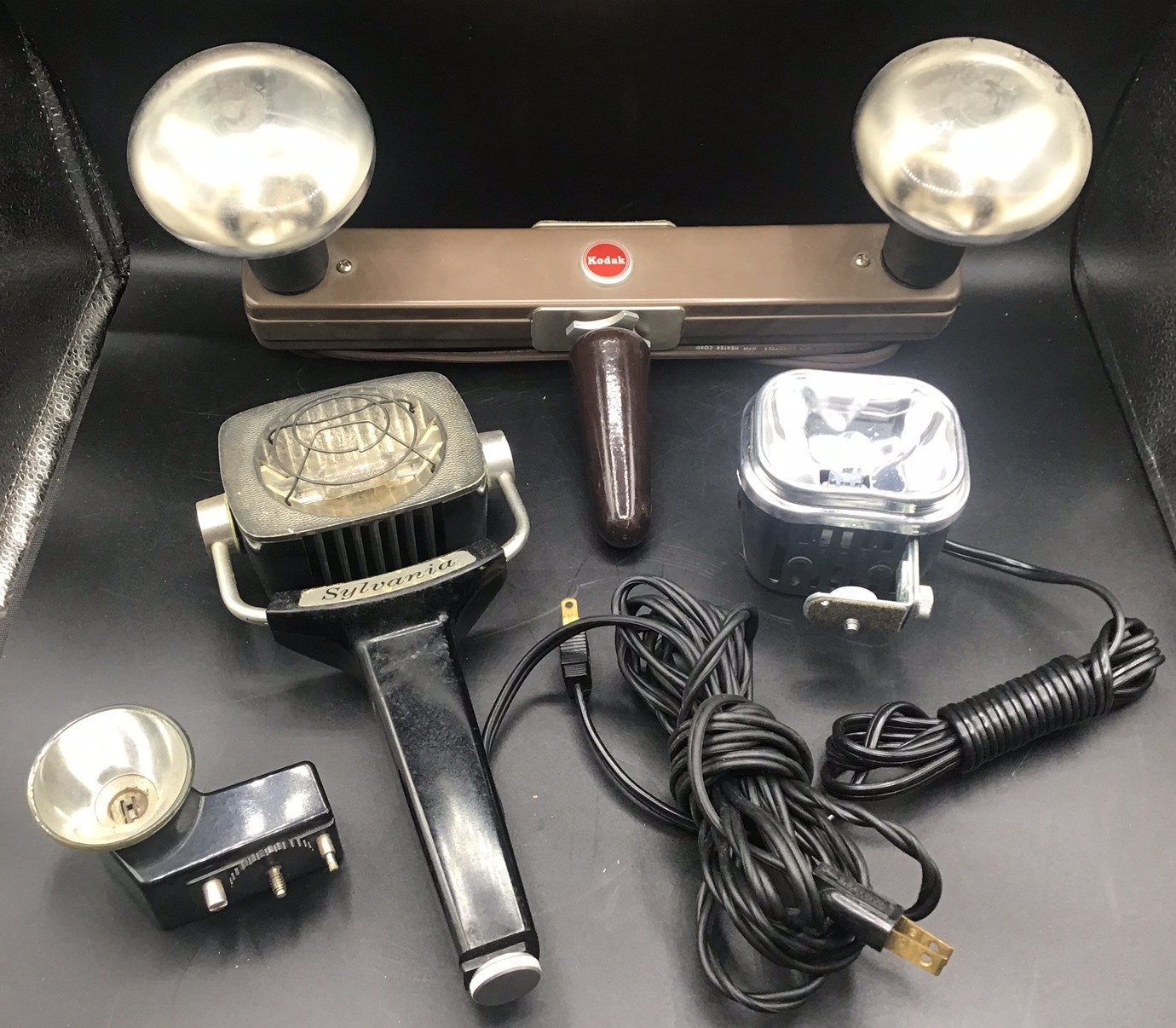4 Vtg Movie Camera lights – Kodak Supermite, Sylvania Sun Gun, Acme Cameralite,