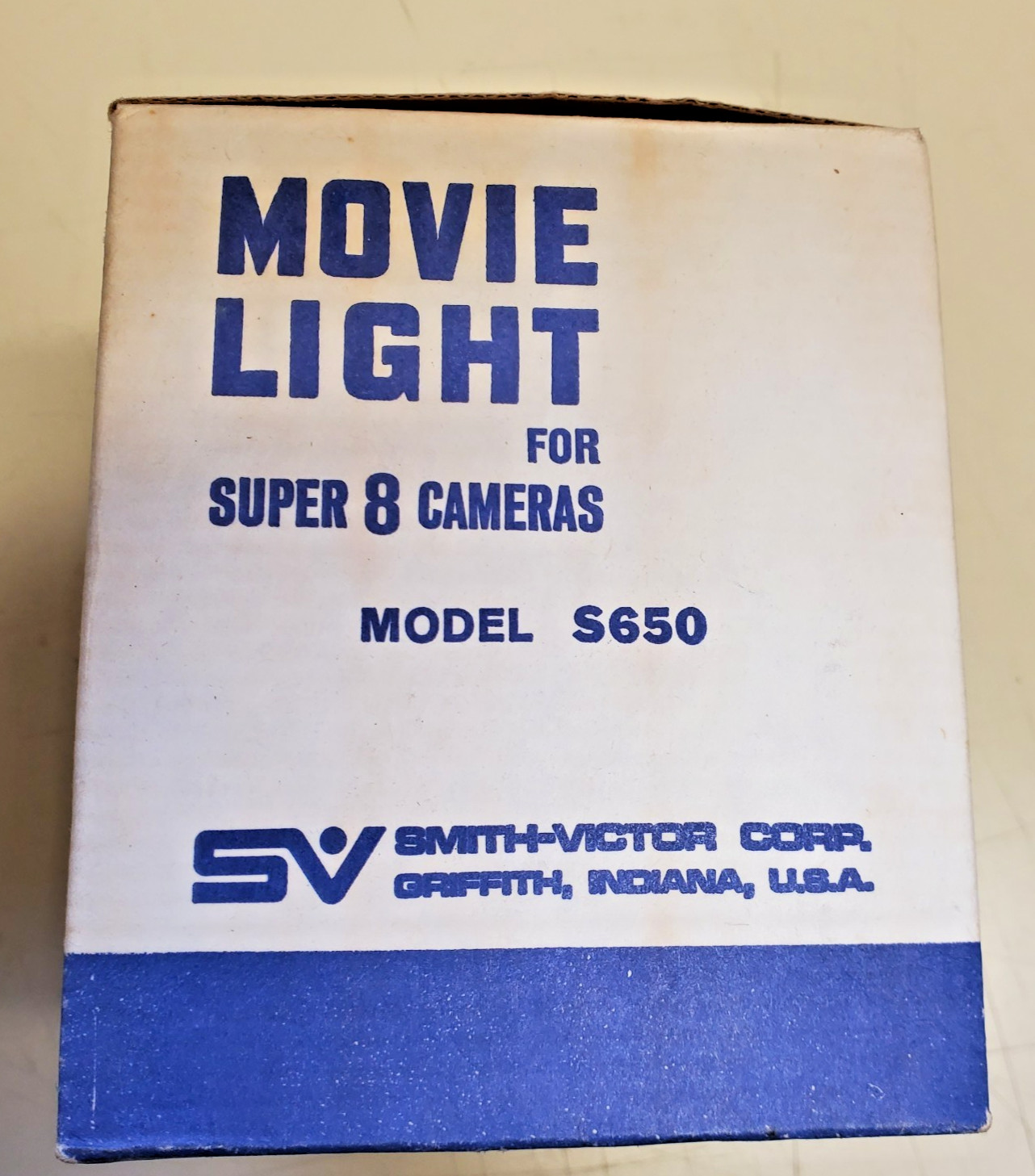 VINTAGE SV SMITH-VICTOR MOVIE LIGHT MODEL S650 FOR SUPER 8 MOVIE CAMERAS W/ BOX
