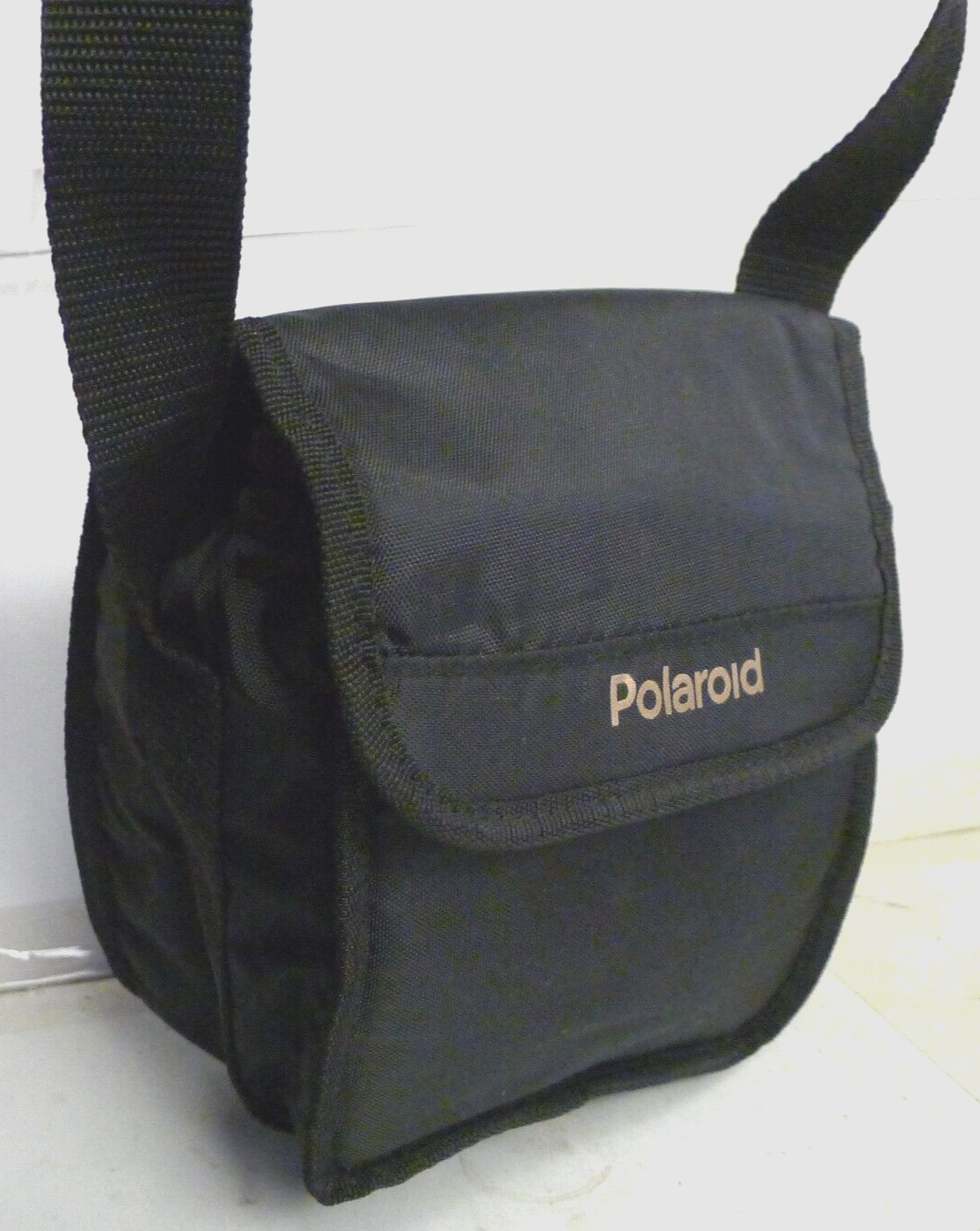 Polaroid Black Nylon 600 Model Camera Carrying Bag w/built in Strap -Original