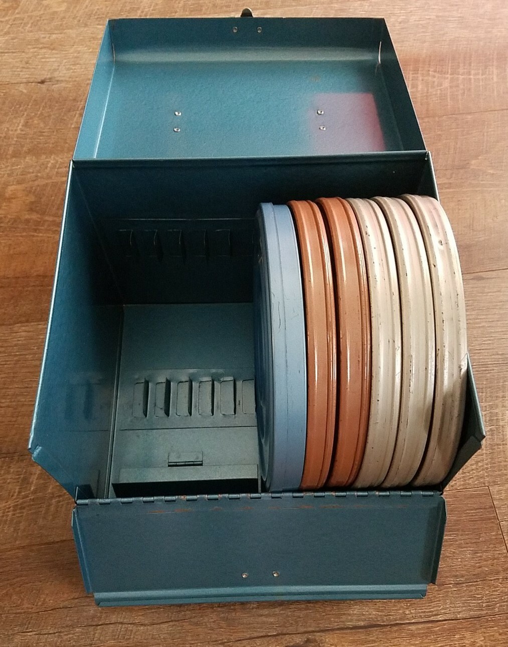 Regular + Super 8 400ft Capacity Reels + Storage Case