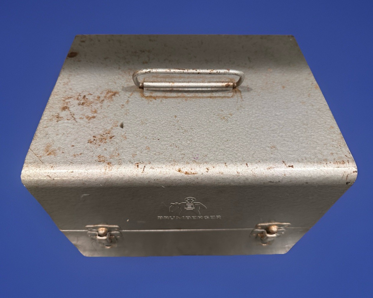 BRUMBERGER Metal 8mm or Super 8mm Film Carrying Case for 7” Reels