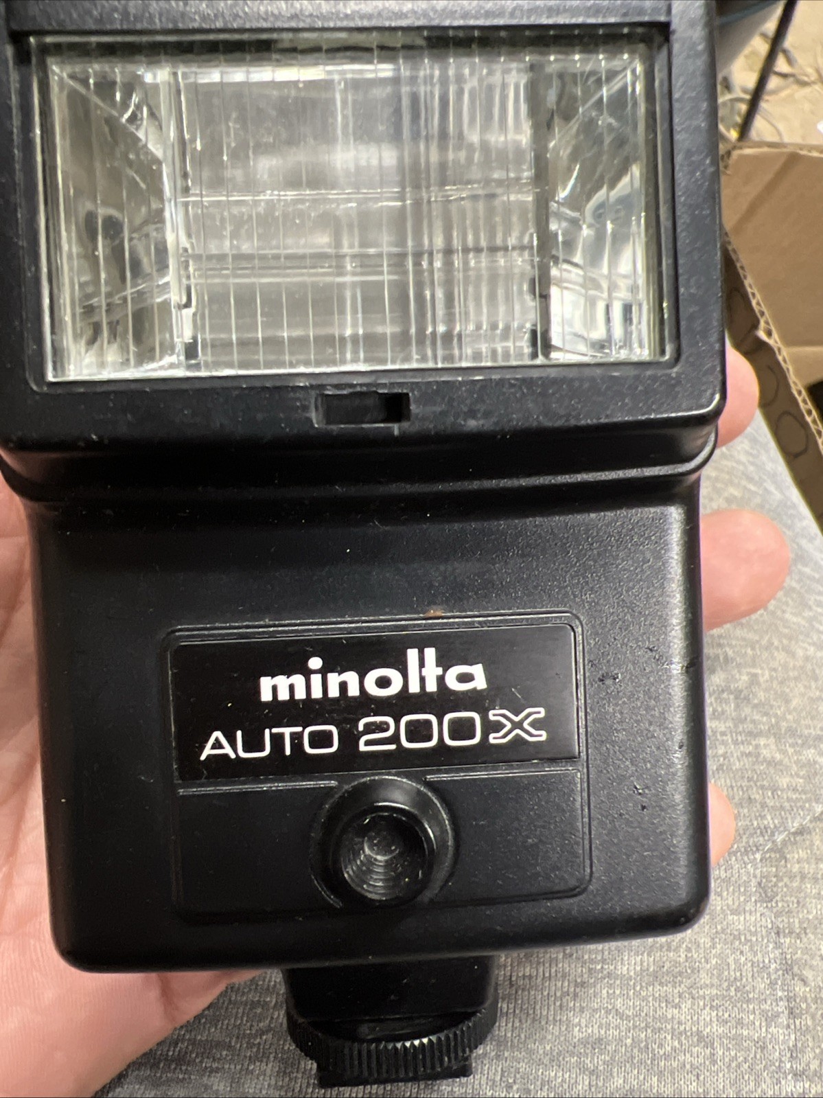 Minolta Auto 200X Hot Shoe Flash – Made in Japan – TESTED