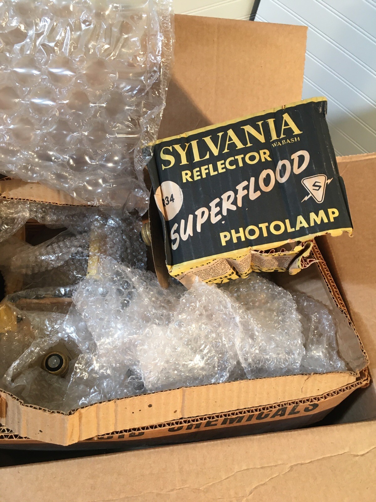 Lot Of 4 Vintage 1950’s Sylvania R34 115-120V 375 Watt Movie Light And Box. 793