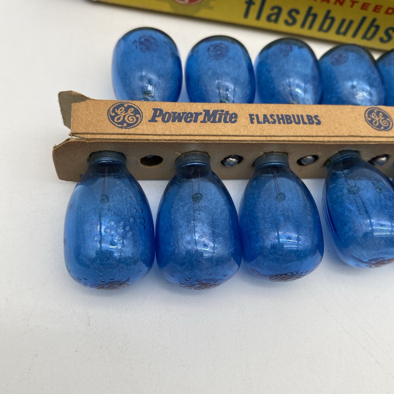 Camera General Electric GE M2B Flashbulbs 12 Bulb Pack Unused Vintage