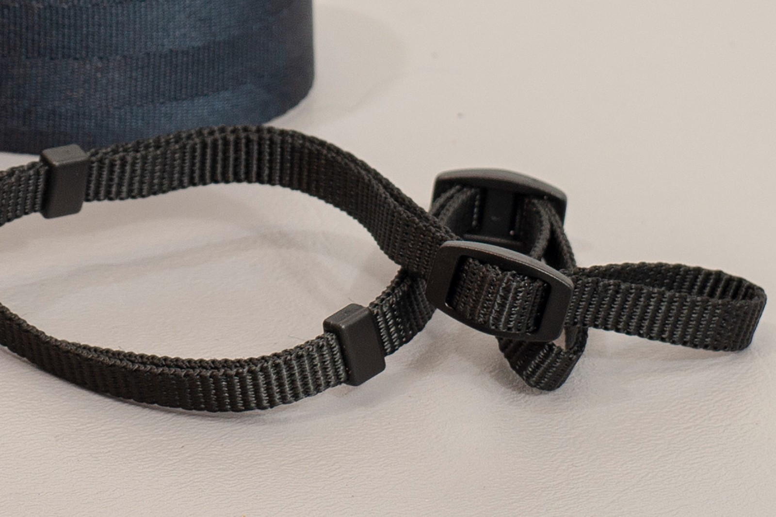 MINT+++ never been used Leica camera holding neck strap.