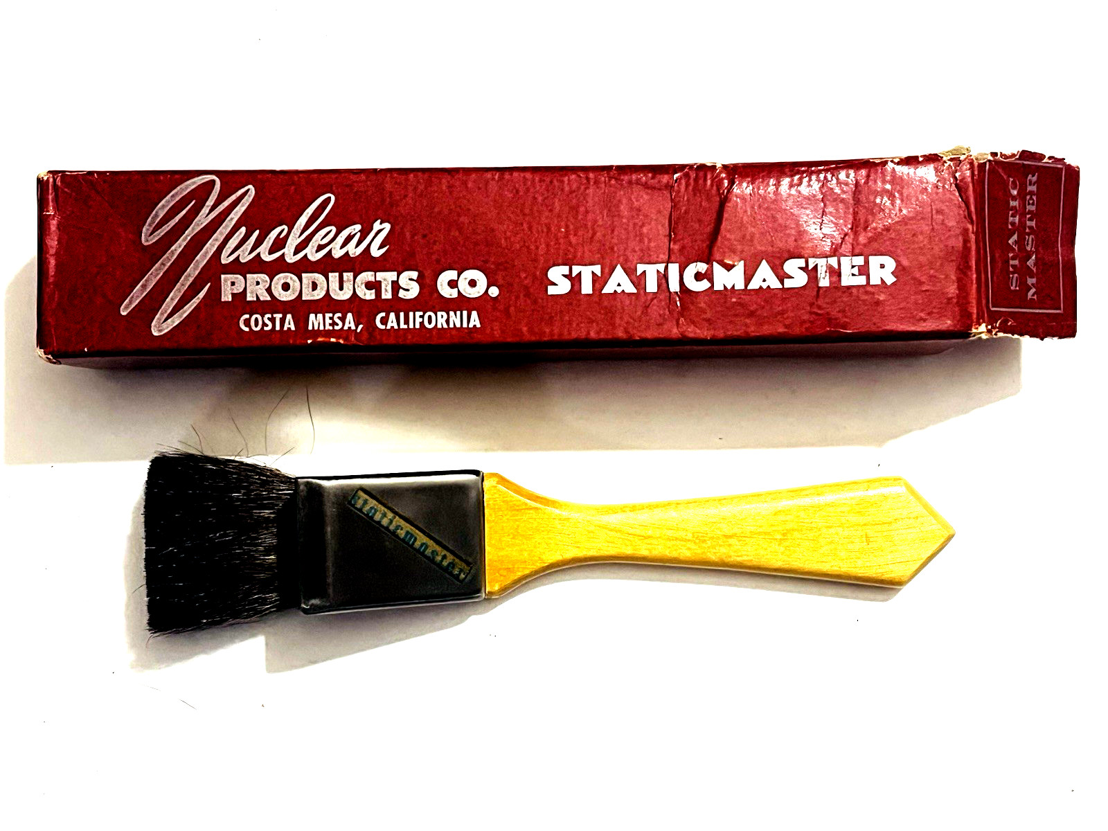 STATIC MASTER NUCLEAR PRODUCTS VINTAGE 1953 ANTI-STATIC BRUSH w/WOODEN HANDLE