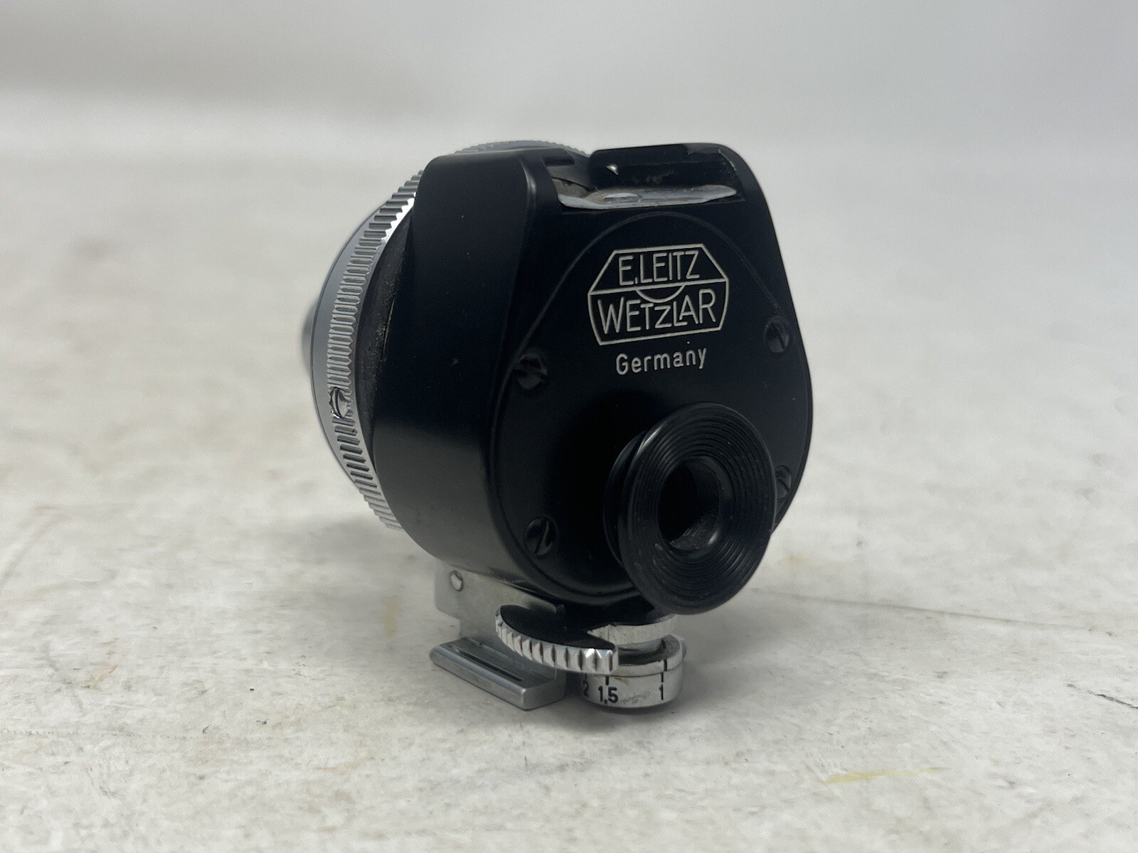 E.LEITZ WETZLAR BLACK UNIVERSAL VIEW FINDER FIT LEICA RANGEFINDER | Read Desc.