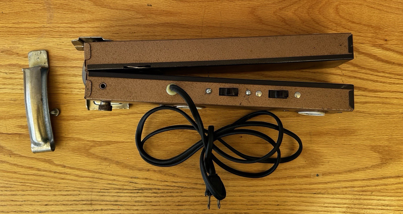 Vintage – Acme “mov-E-lite” Bi-Fold Lamp Bar Chicago Co.
