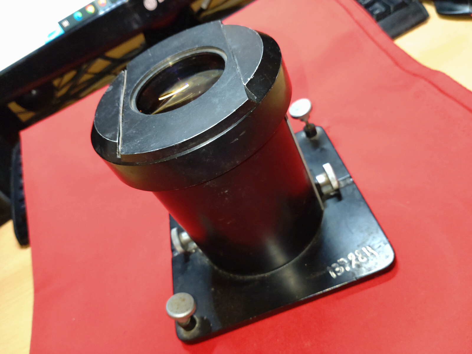 Attachment for macro photography / detail from a photographic enlarger