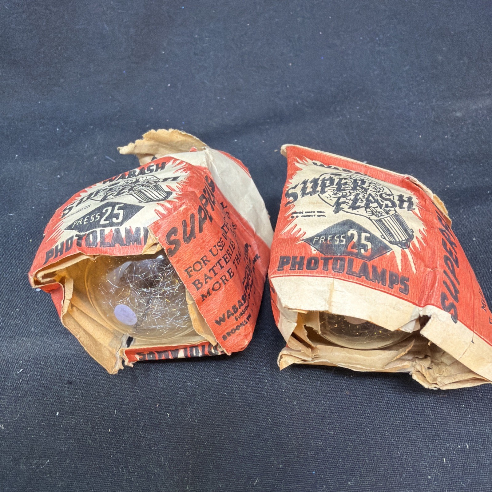 Vintage Wabash Superflash Press No 25 Flashbulbs – 2 Bulbs – New Old Stock