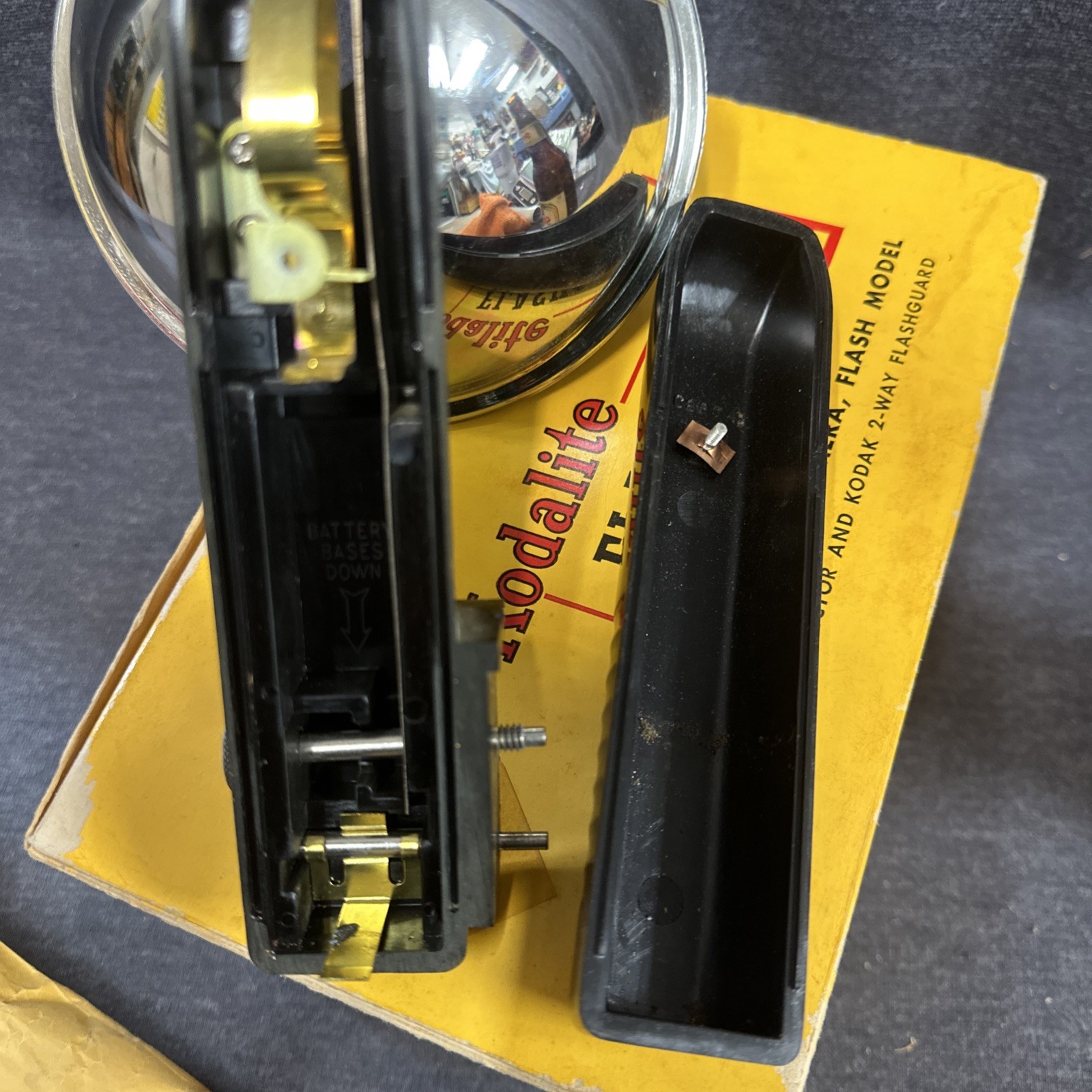 Vintage Kodak 177F Kodalite Flasholder W/lumaclad Reflector & Flashguard D2C