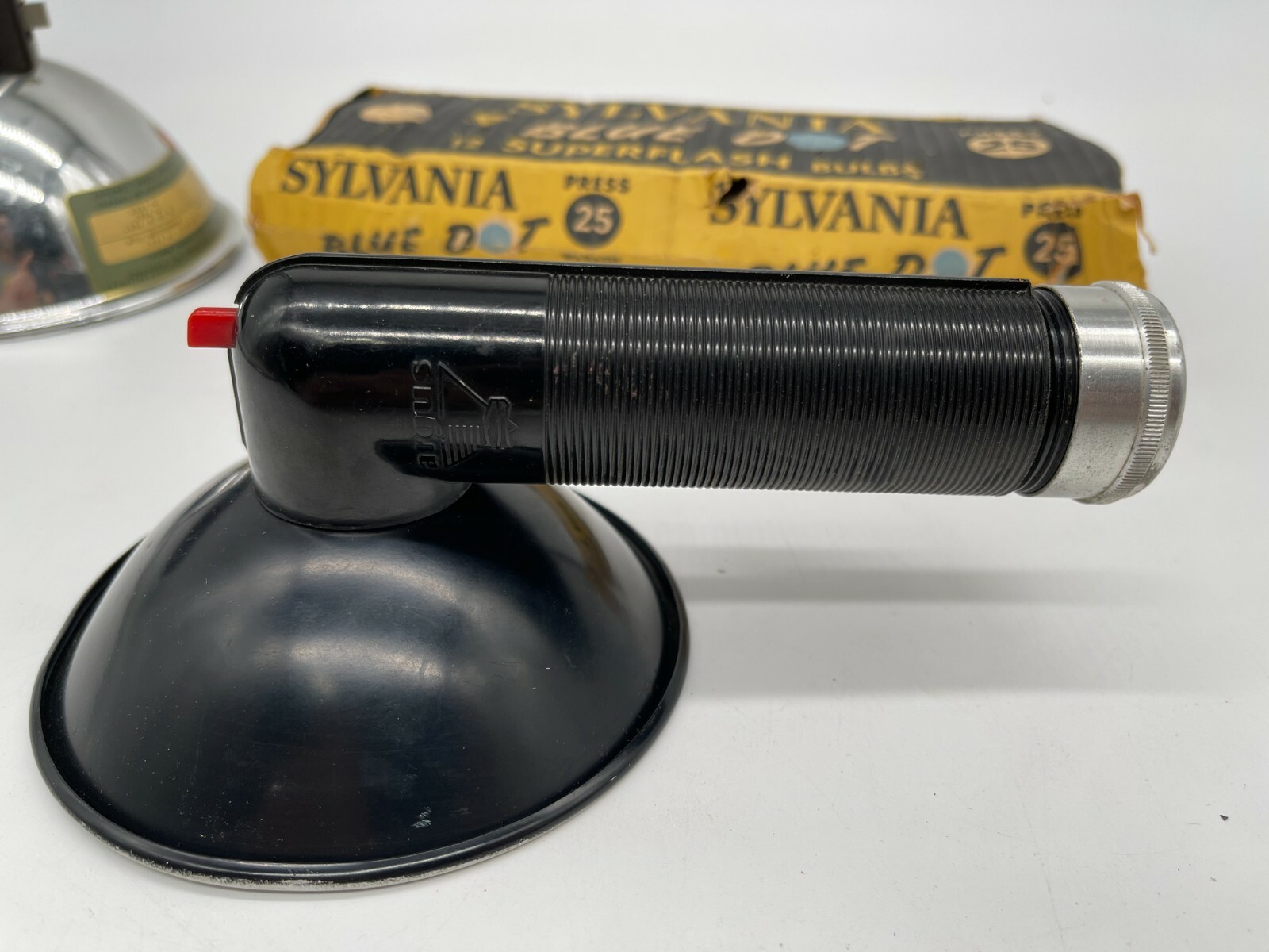 Kodak Kodalite Flasholder Lot w/Argus Sylvania Blue Dot Super Flash Bulbs P25