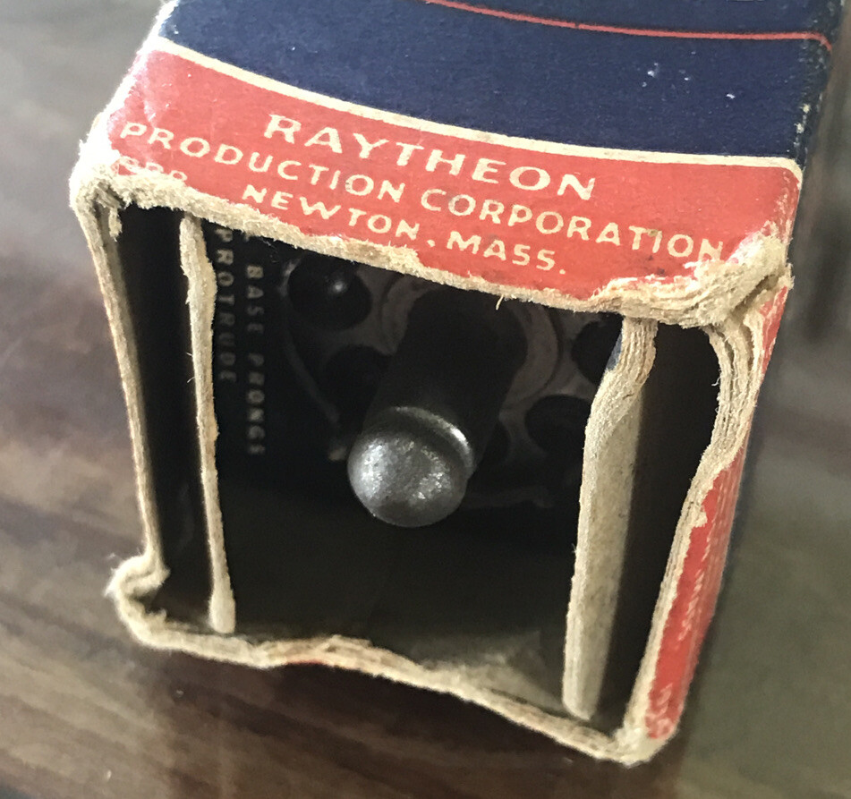 Vintage Raytheon Electric Radio Tube 7Y4 IN BOX