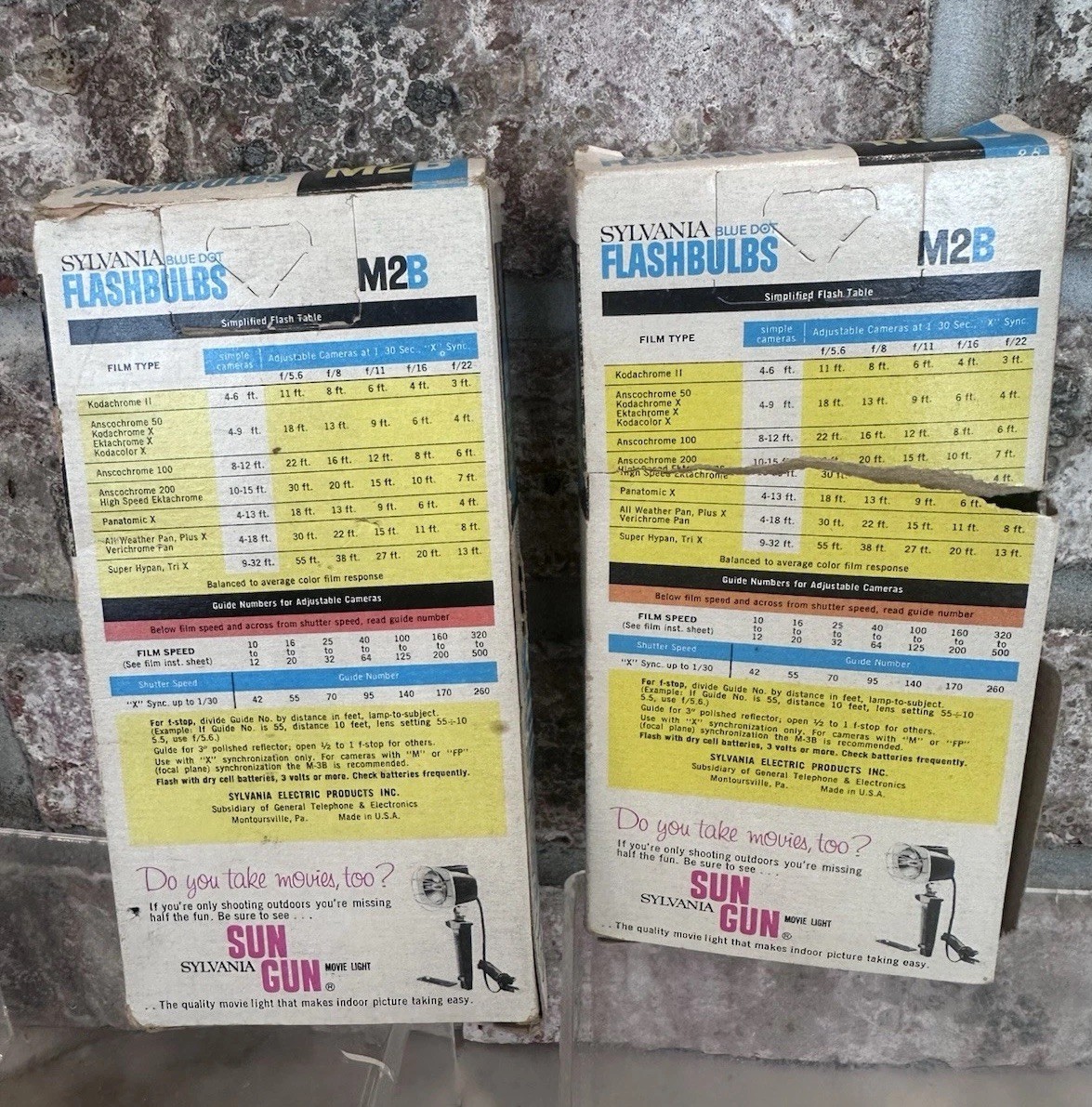 VTG (2) Sylvania Blue Dot Flashbulbs M2B Box of 12 Flash Camera Bulbs 23 Total