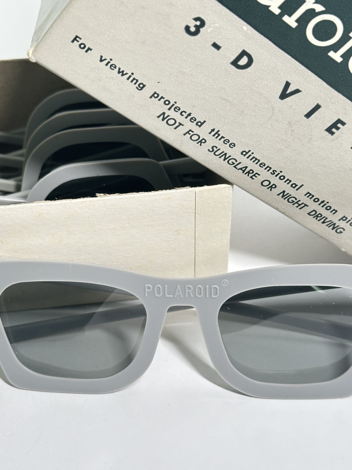 Polaroid 3-D Viewers – Model 729 – Vintage Original Box of 6 Pairs Gray Glasses