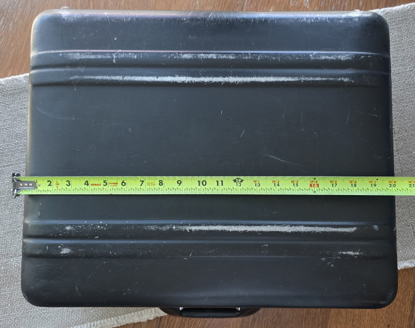 VINTAGE HALLIBURTON Black Metal CAMERA CASE Green Label Key Lock 20x17x7 Foam