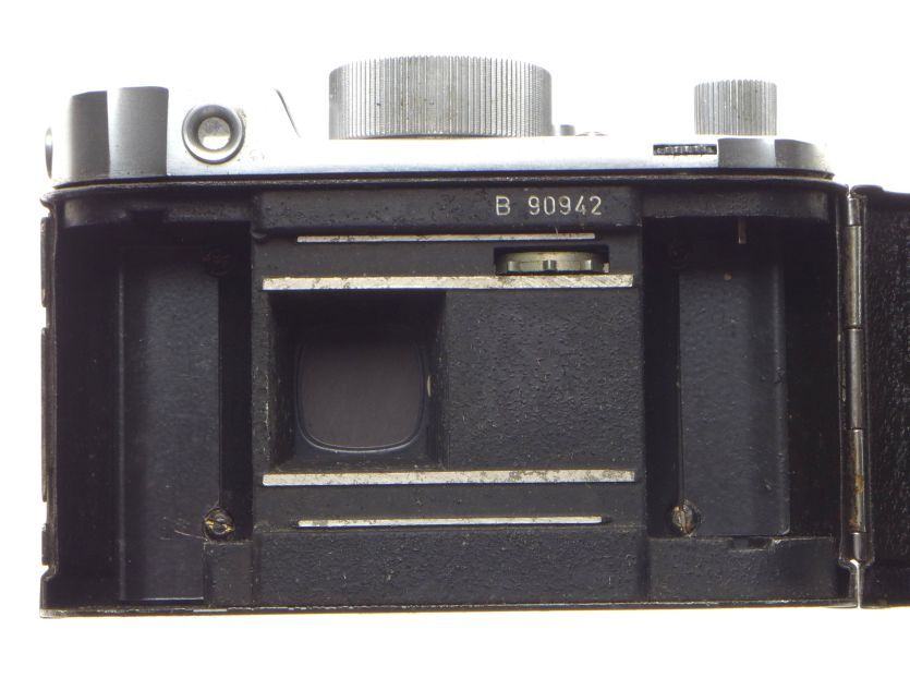 Robot ii 35mm film camera schneider xenon 1:1.9/40 lens leather pouch