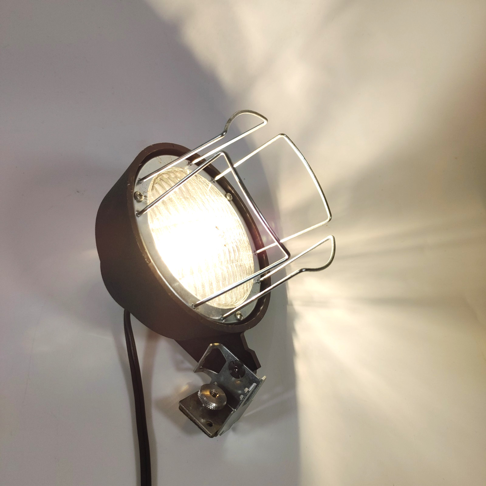 Vintage Harwood No. XR250 Sealed Beam Camera Light For Use With ASA 40&160 WORKS