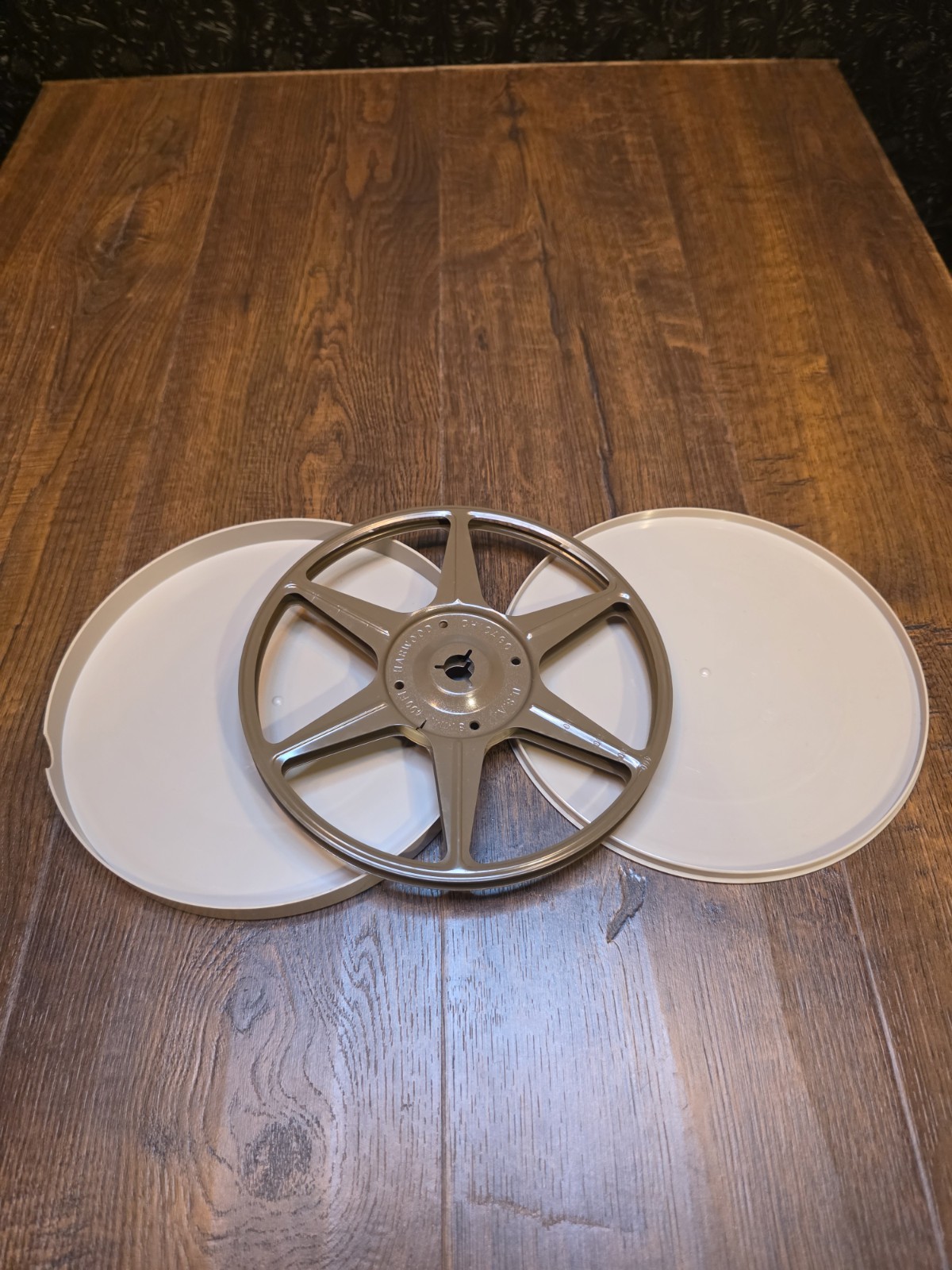 Vintage Plastic Dual 8 Reel Automatic Pickup Super 8 Can Reel 7″ Dia