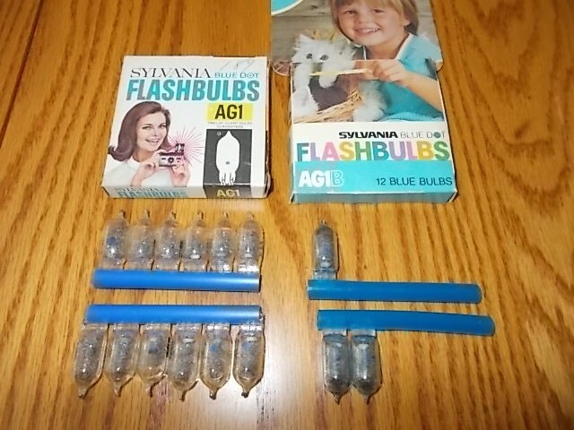 Vintage Sylvania Flashbulbs Blue Dot #AG1 & AG1B 15 Bulbs Total New Old Stock