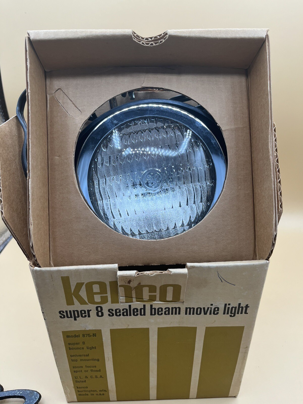 VTG GE Kenco (875N) Super 8 Movie Lite With Grip & Mounting Bracket Fastship NEW