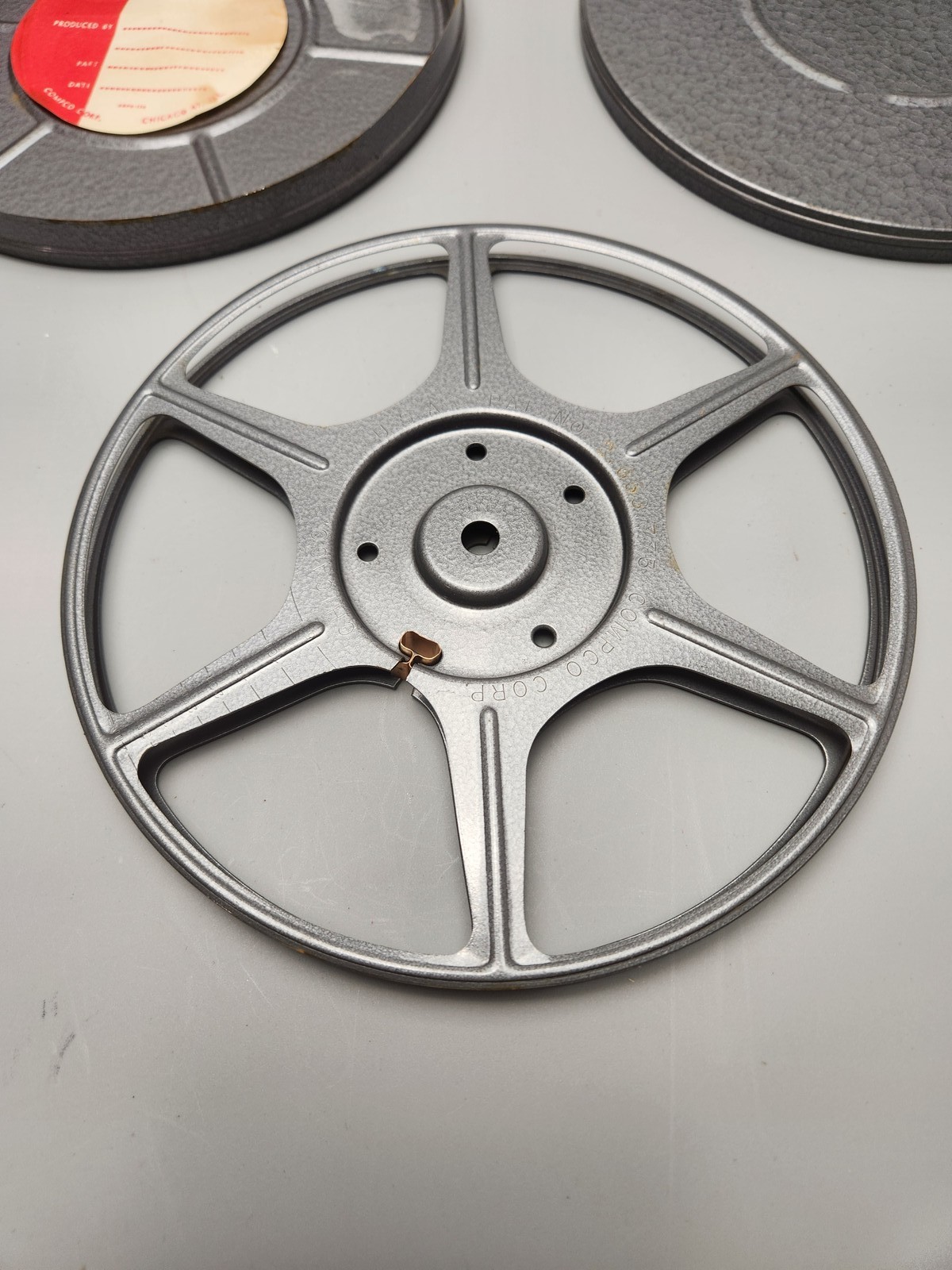 Vintage Compco Corp 7″ 8mm 16mm Metal Film Reel & Storage Can USA Motion Picture