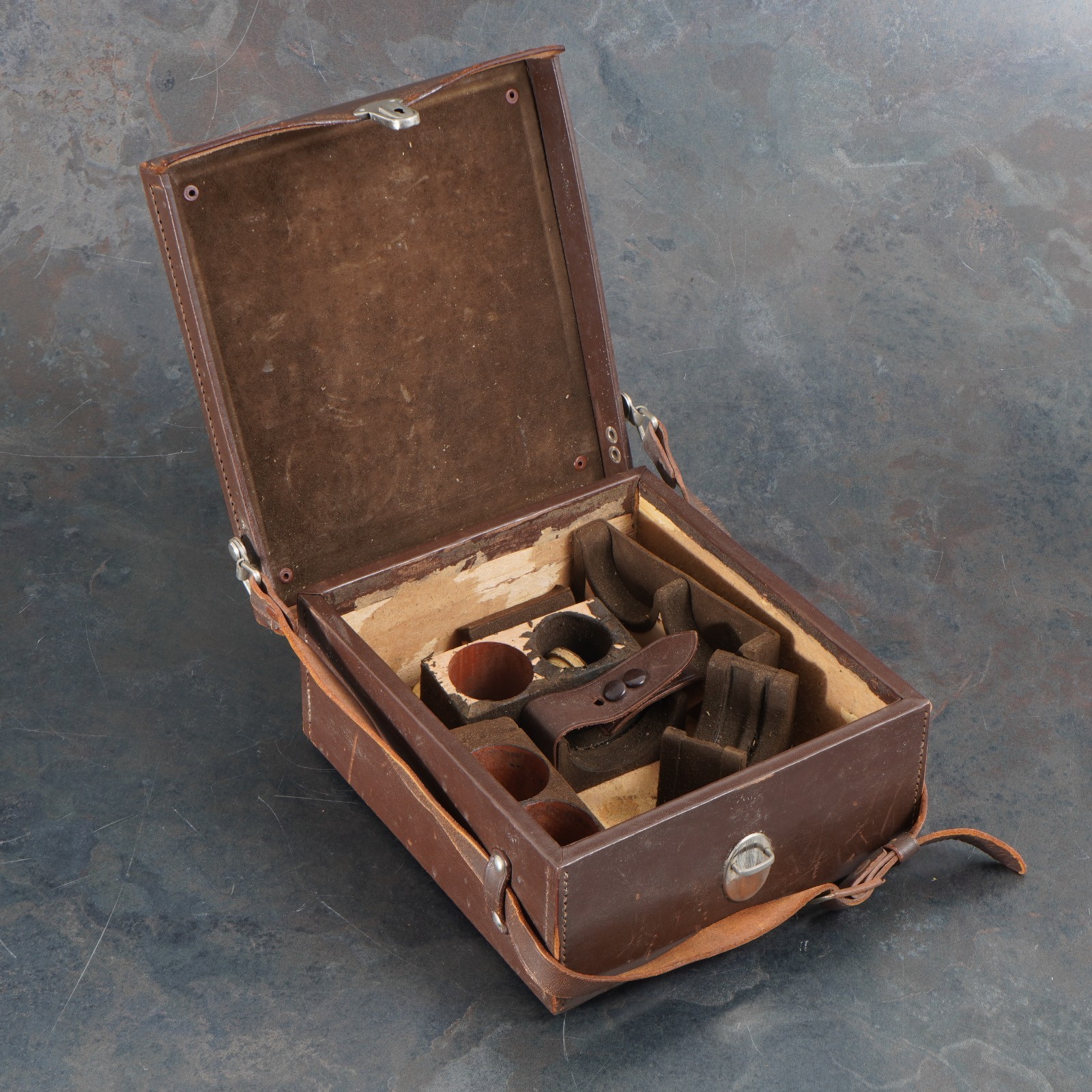 :Leica Original Brown Leather System/Outfit Case for Screw Mount Cameras (Read)