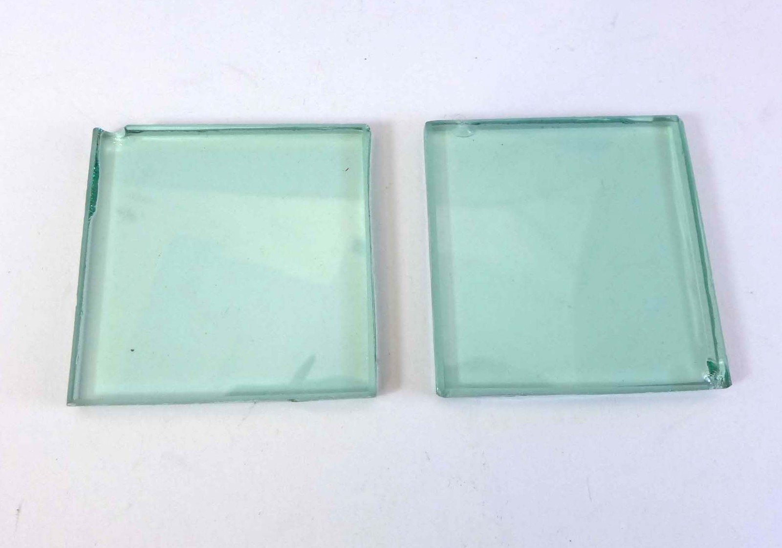 Pair of Heat Absorbing glass (2×2 inches) for projectors and experimentation