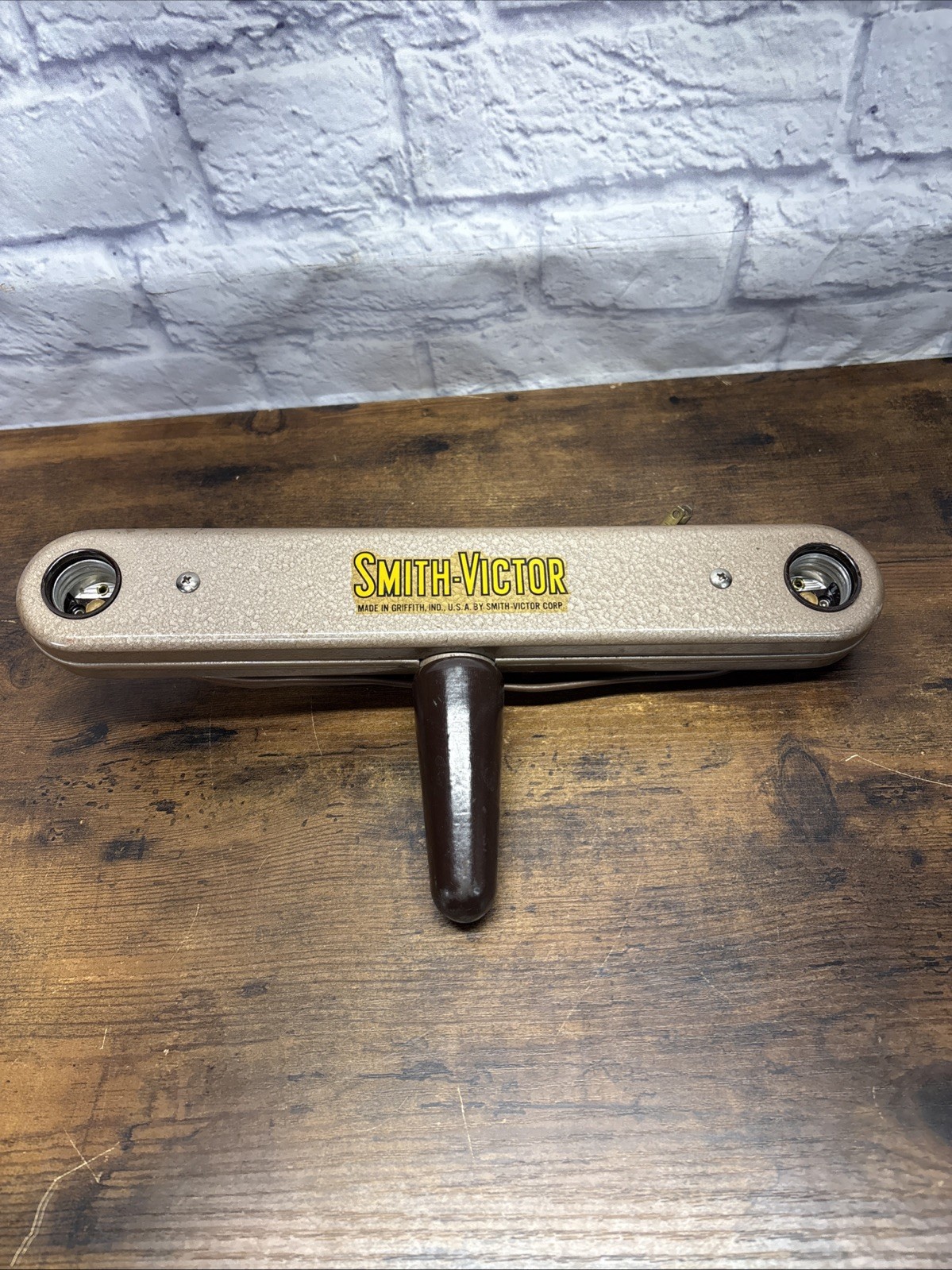 Vintage Smith-Victor Dual Socket Photographic Light Bar Darkroom Copy Stand