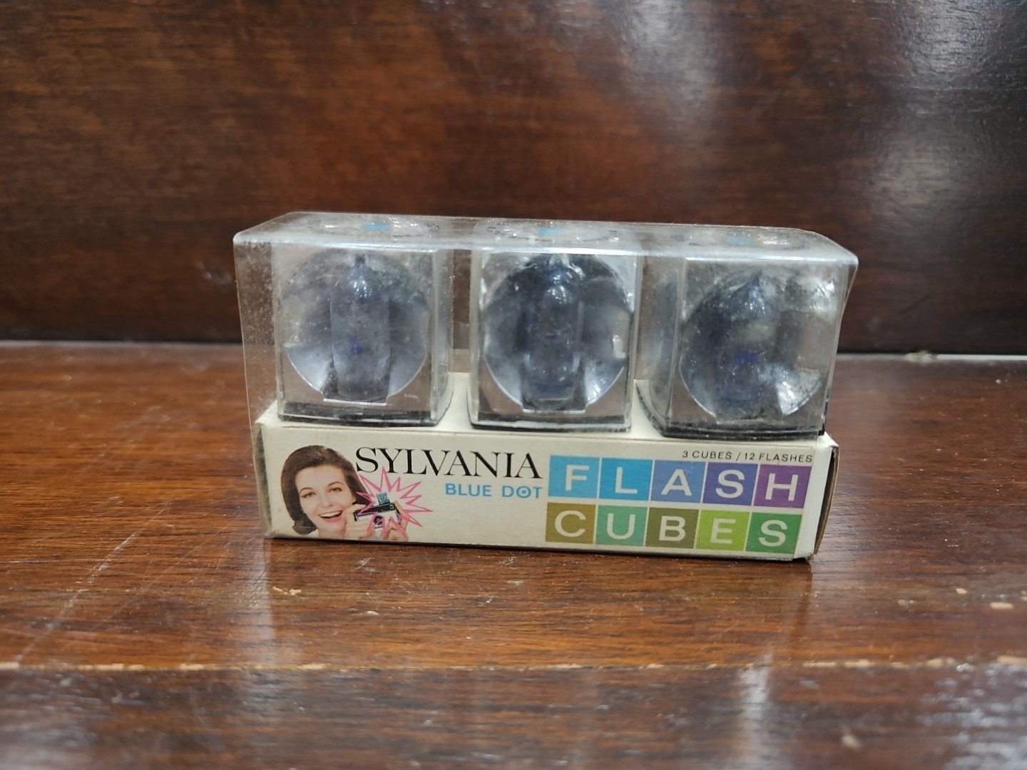 Vintage 1970’s Sylvania Blue Dot Flash Cubes 3 Bulbs in Pack Unused