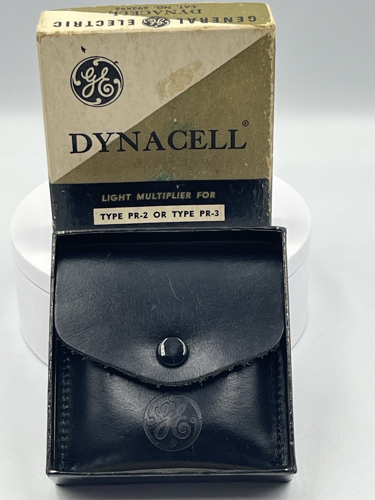 * Vintage General Electric DYNACELL P 2 Exposure meter. or TYPE PR-3 EXPOSURE