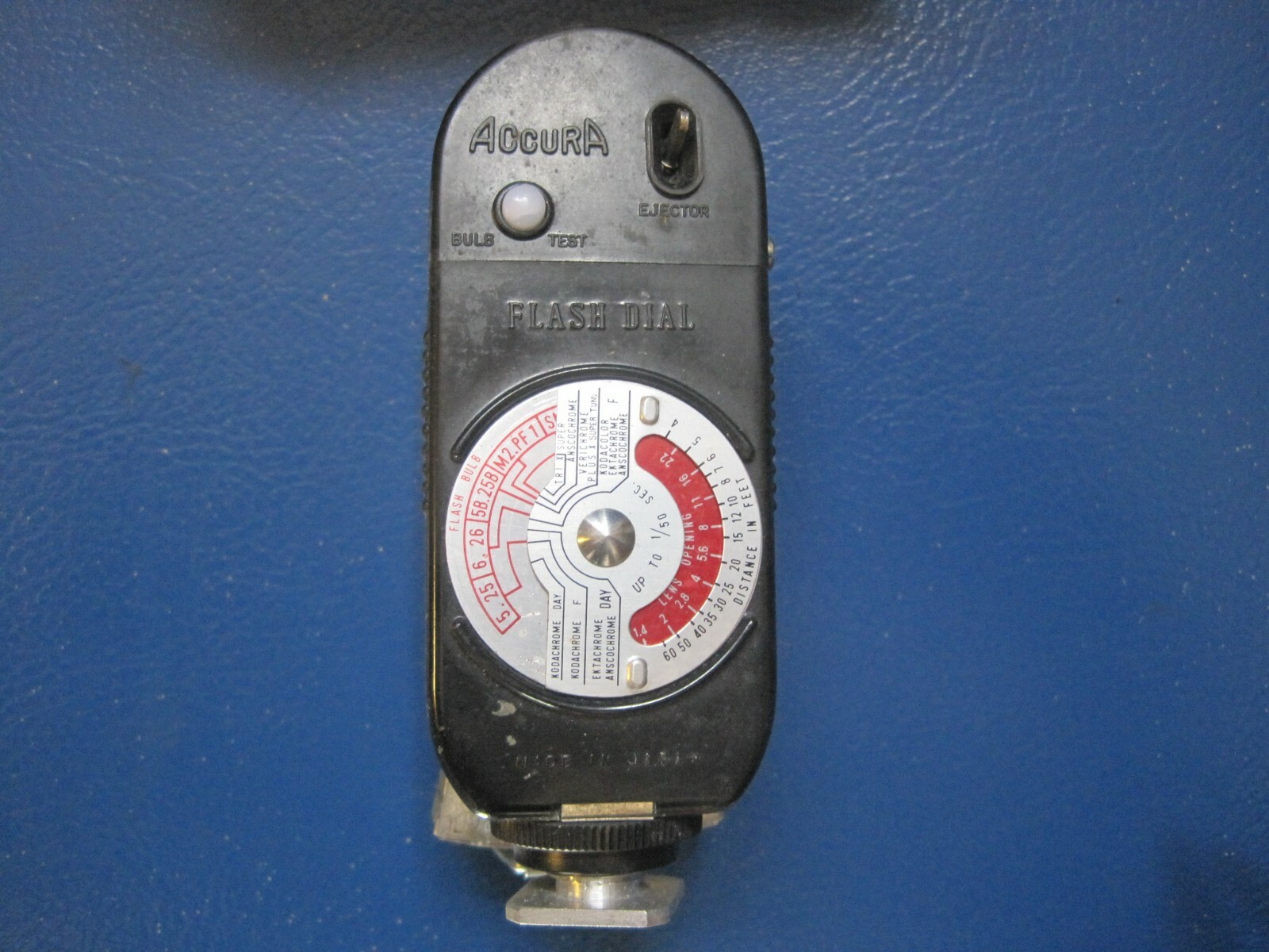 Vintage Accura Fan Flash Dial with original Carry Case Made in Japan